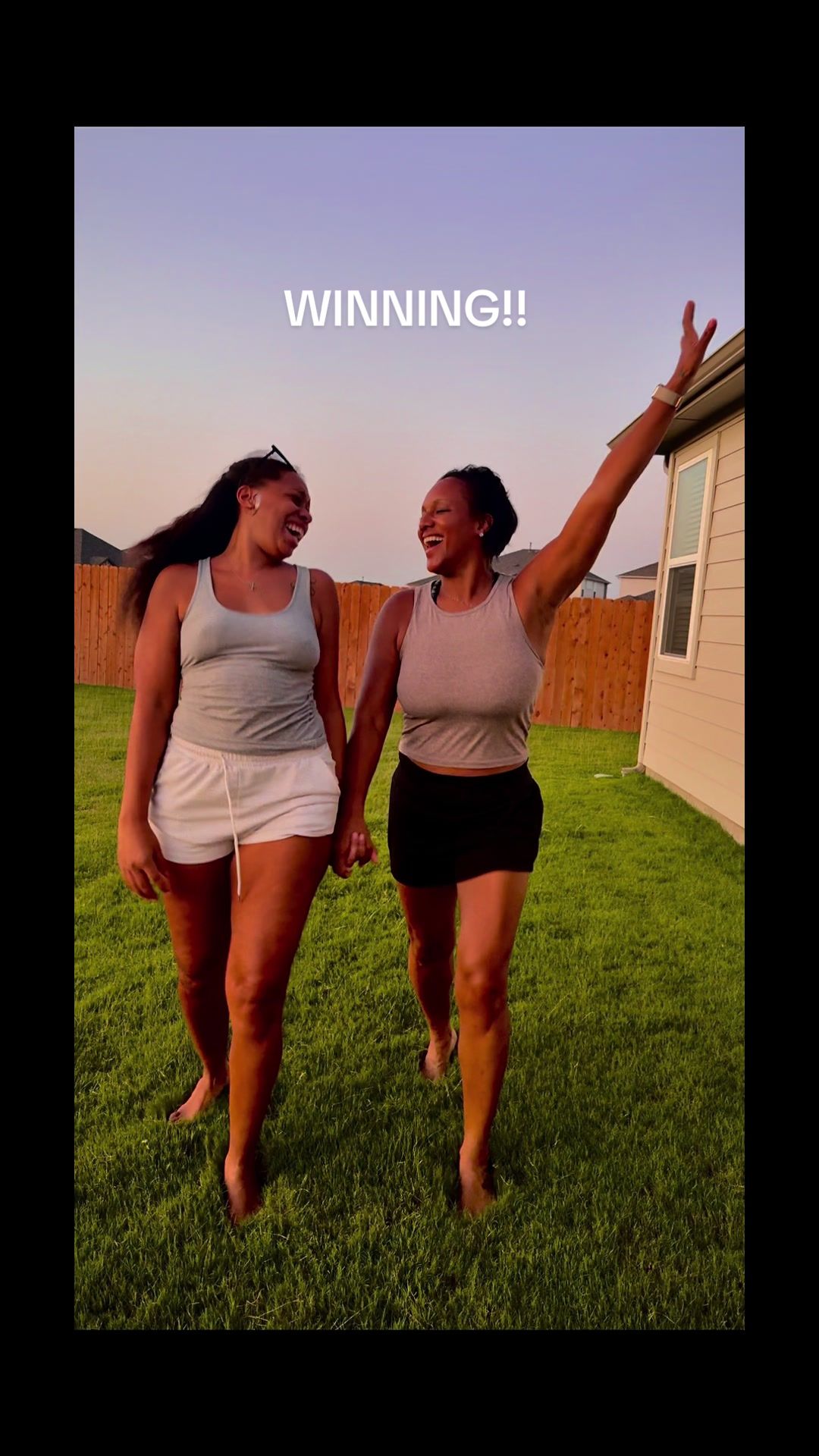 @JustGen ✋🏽👩🏽&zwj;🦱🤚🏽
