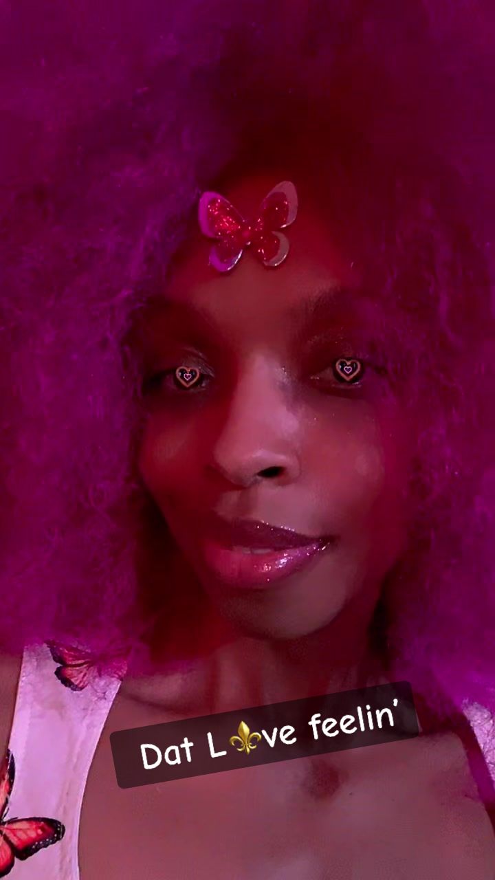 @LilPinkFro