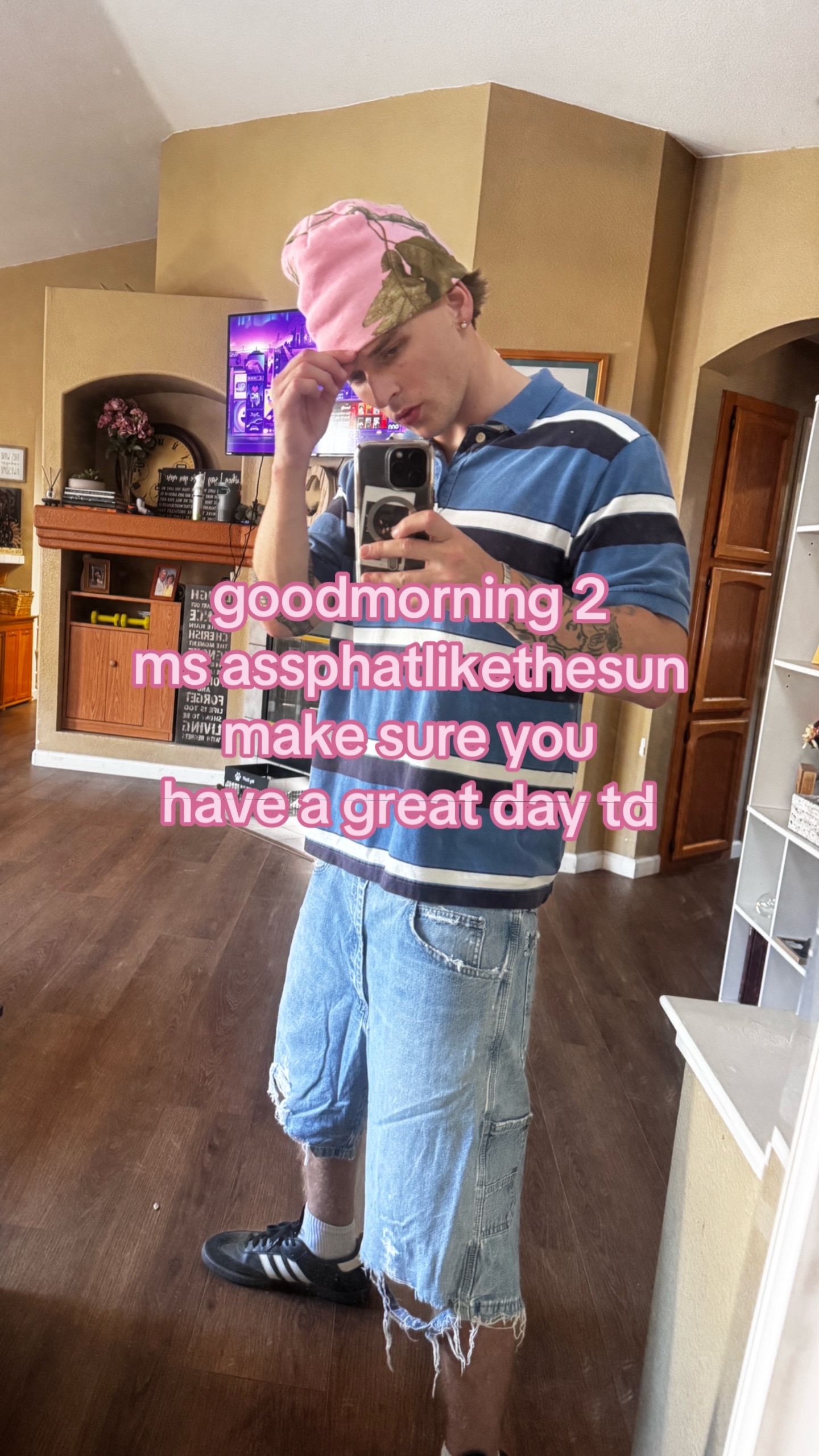 @🙂