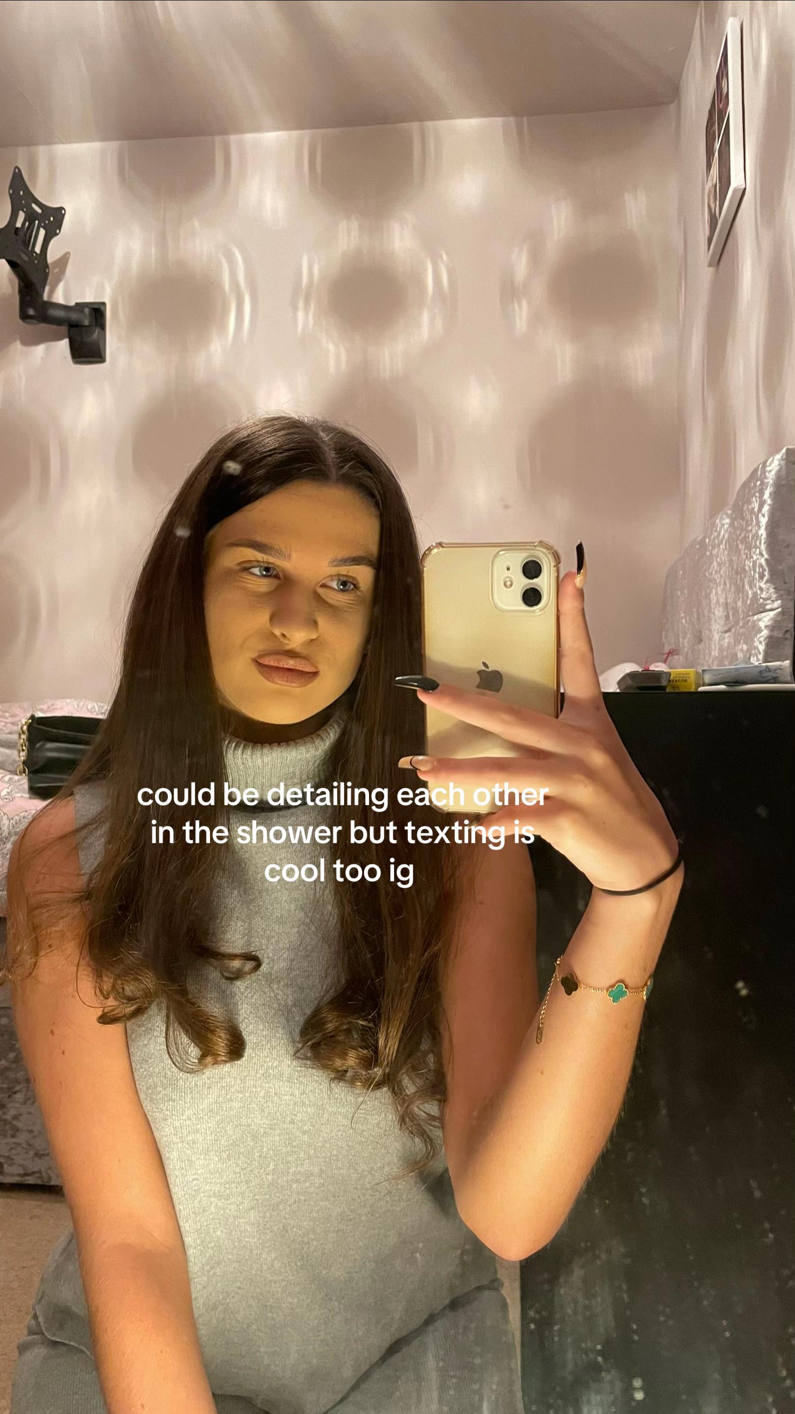 @oliviaxxx