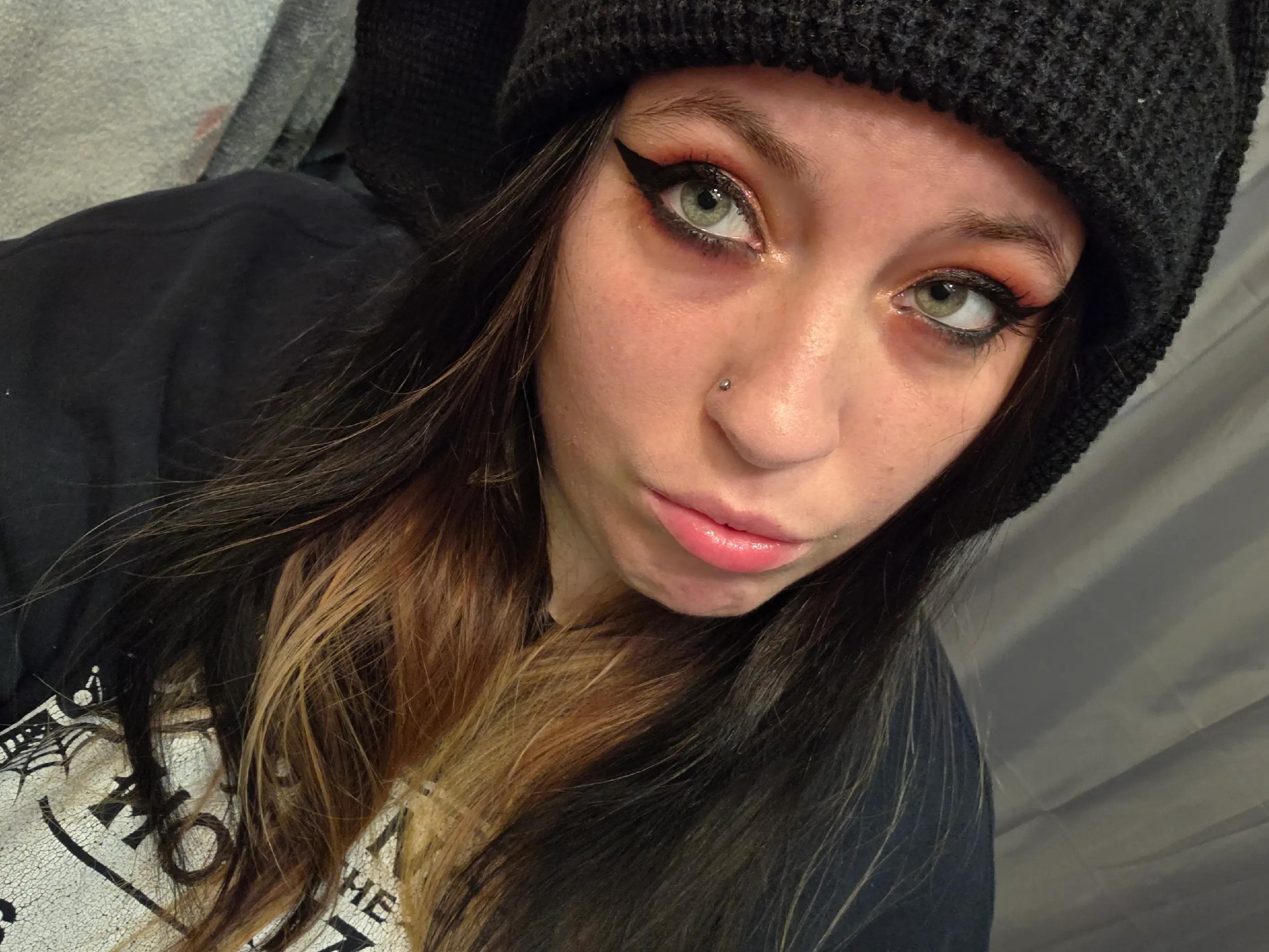 @your_local_emo_lady