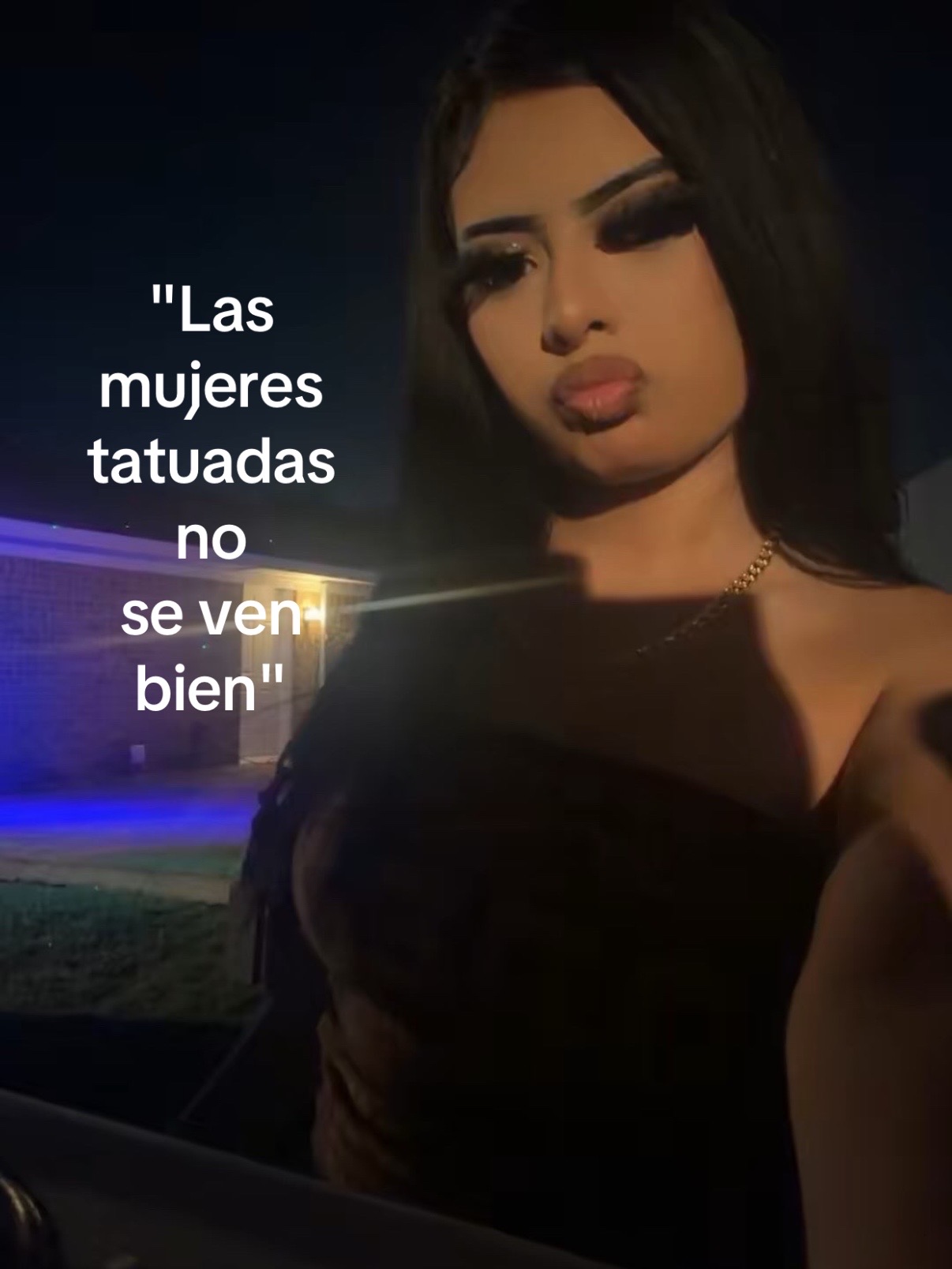 @Anaiii*•