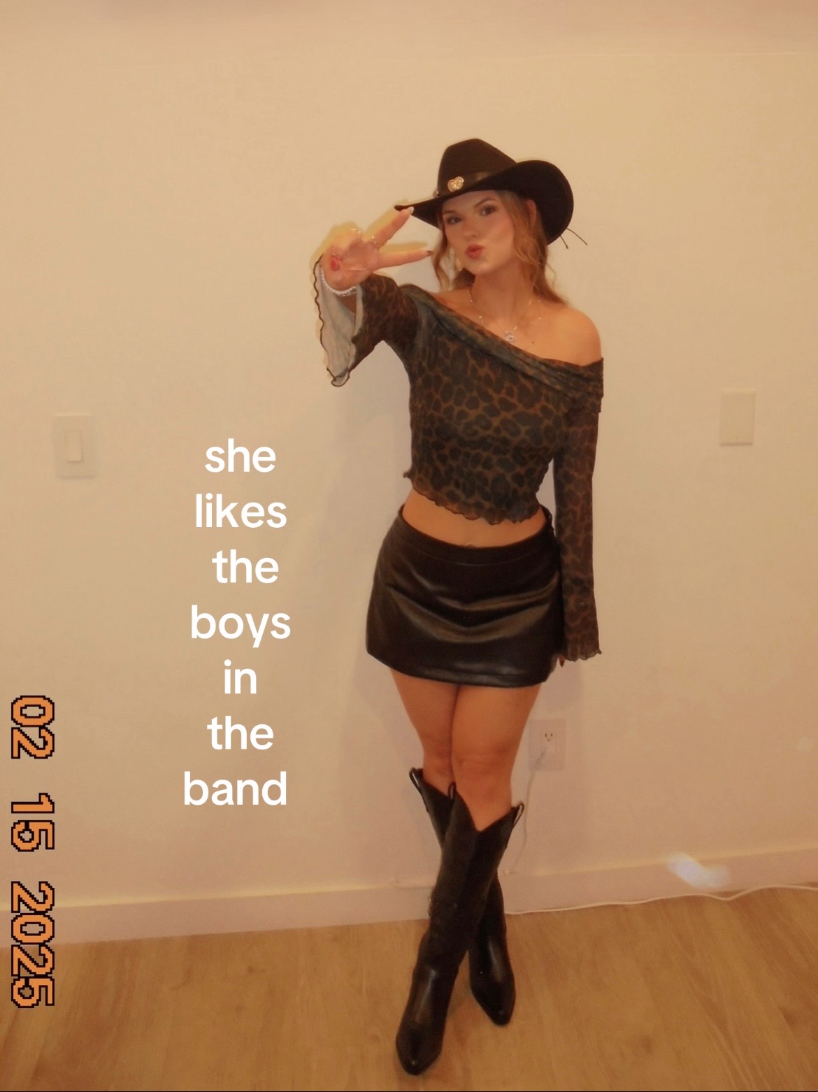 @mia ✮⋆˙