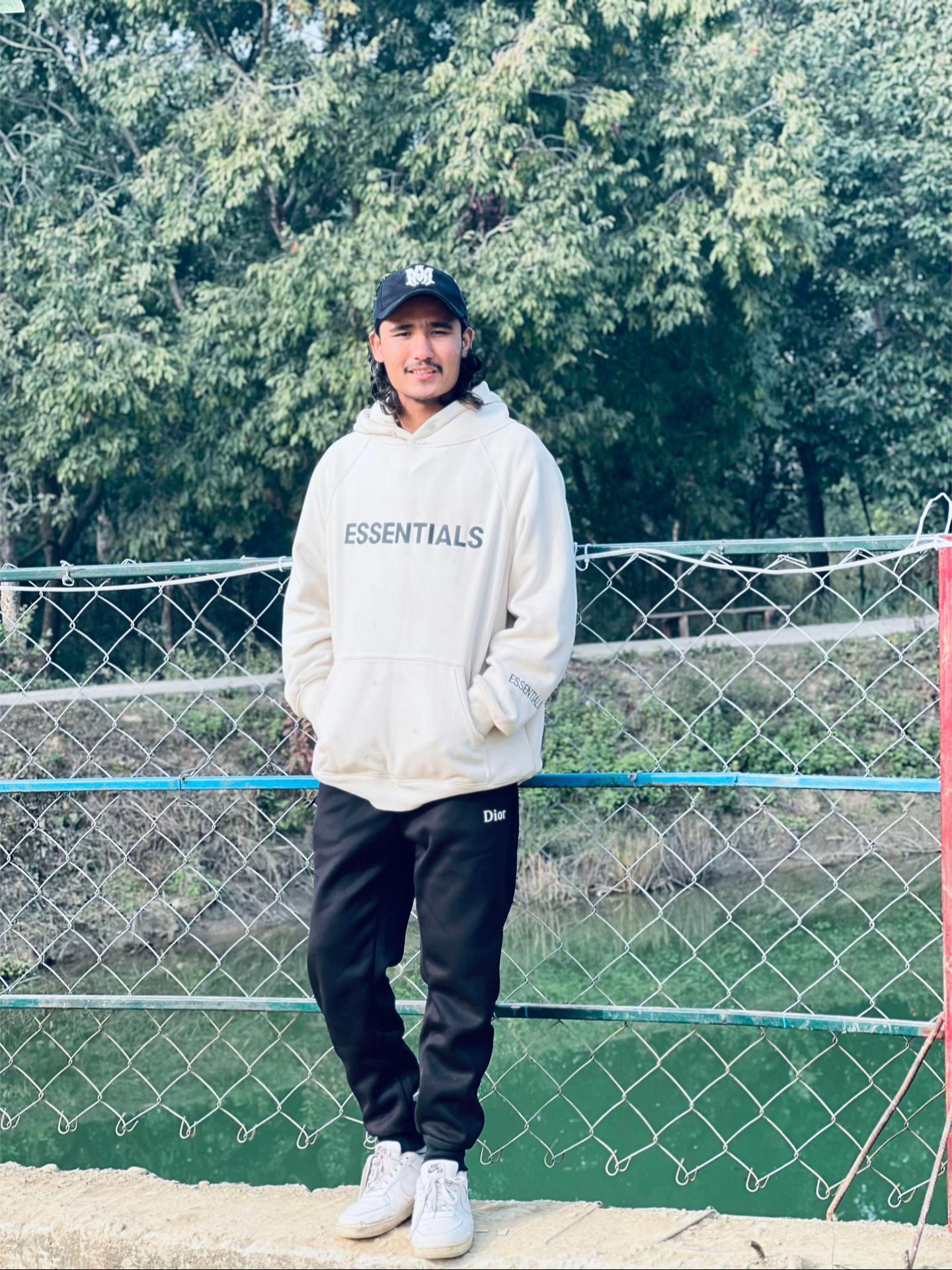 @️RoHiT 🧿💗