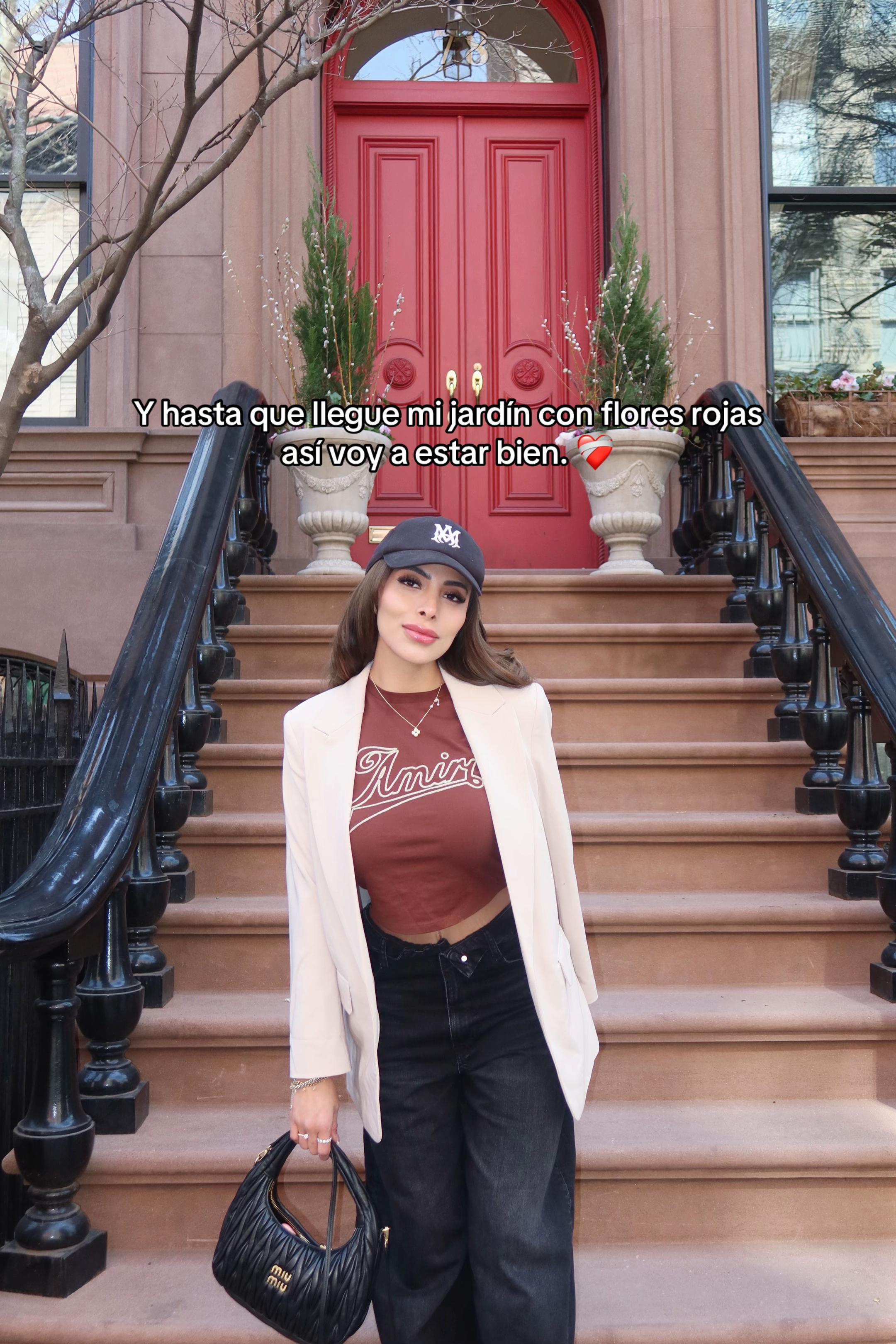 @Ana Flores