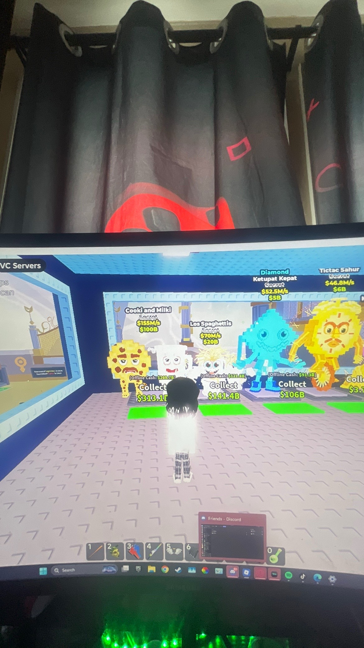 @⃟