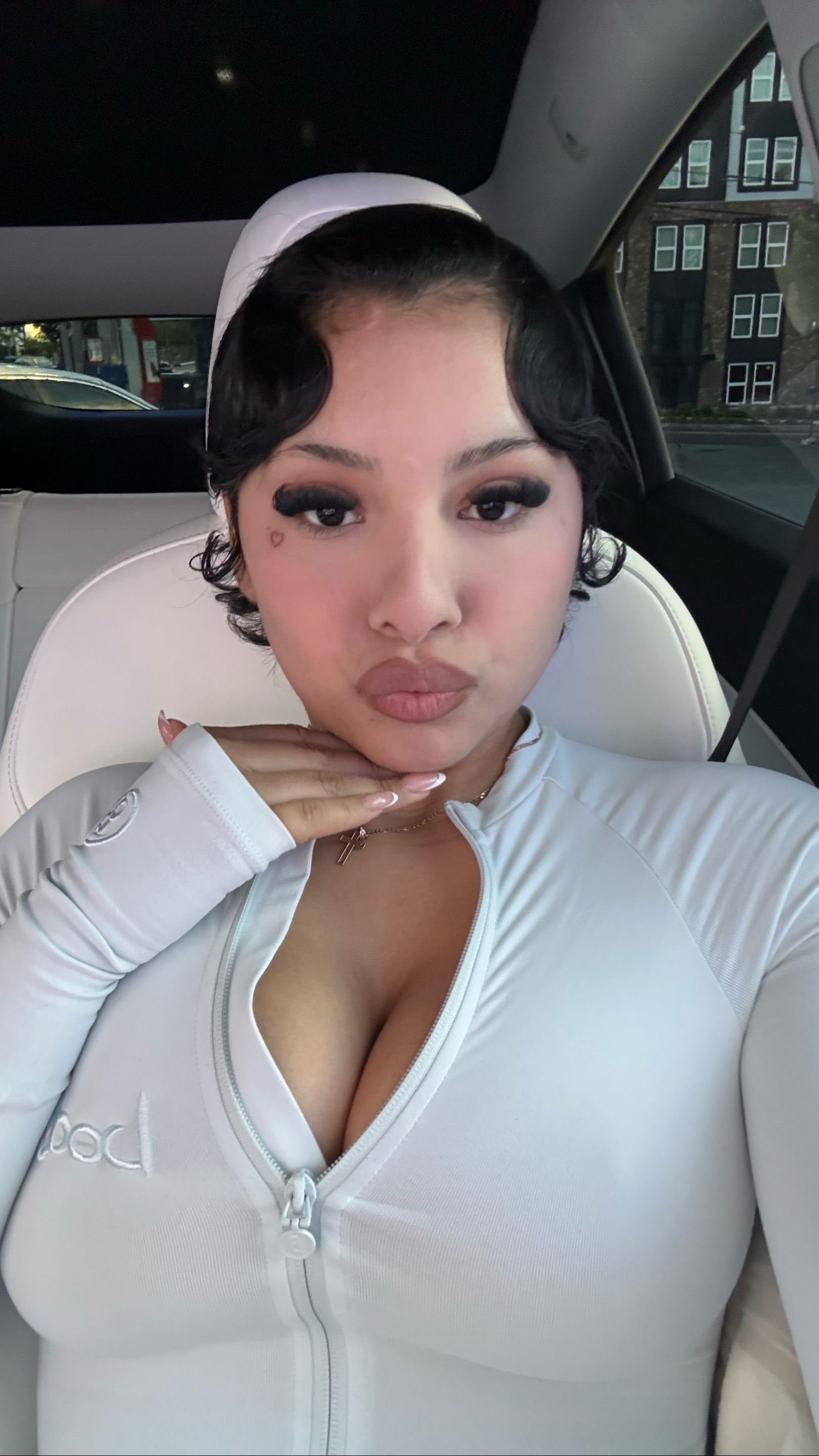 @1leavemetfal0nee