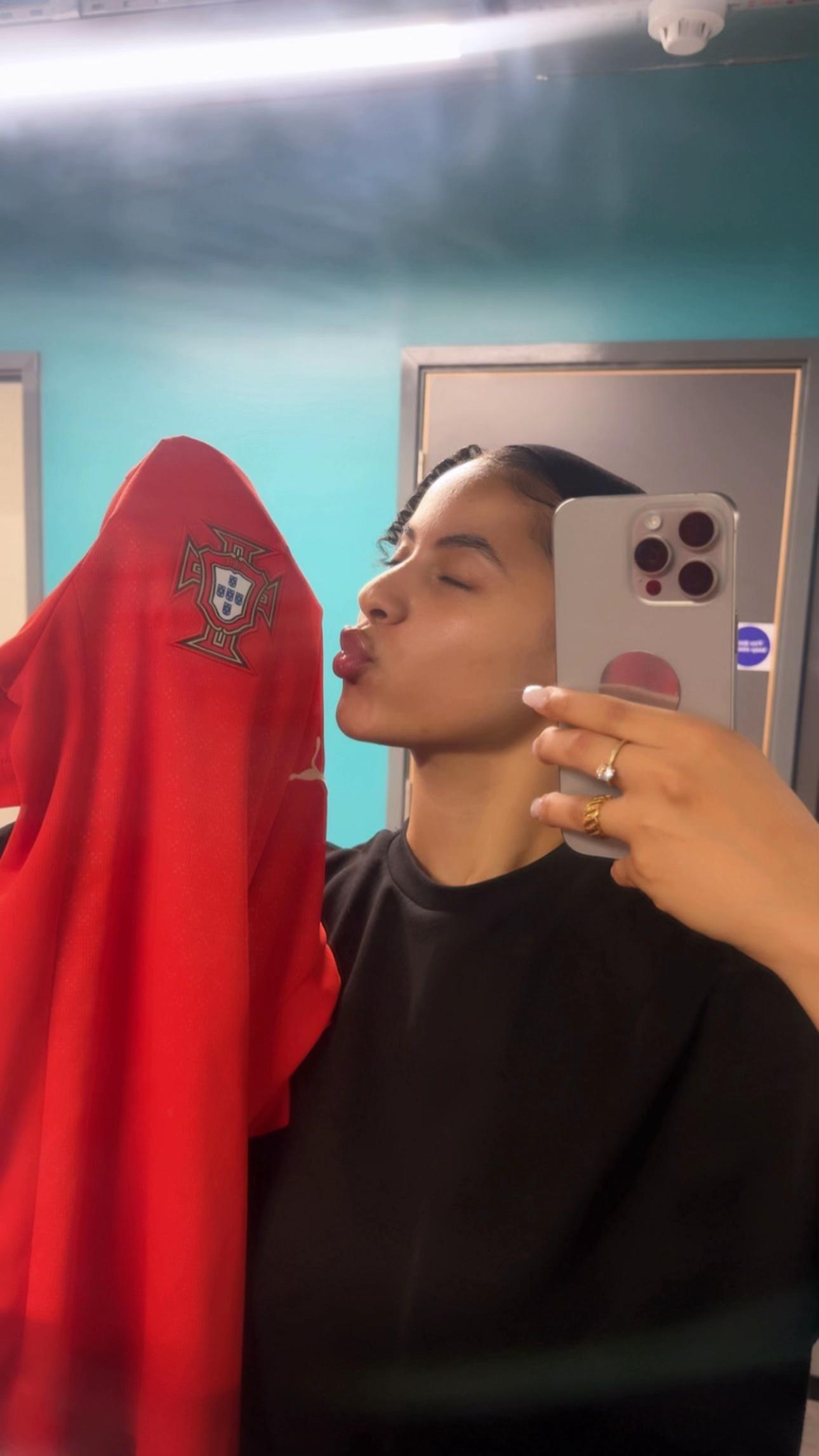 @7