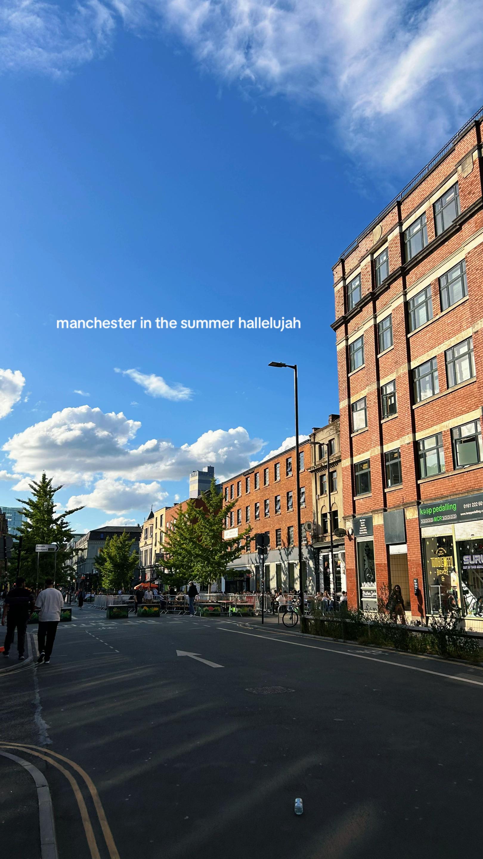 @Chloe | MCR & Travel