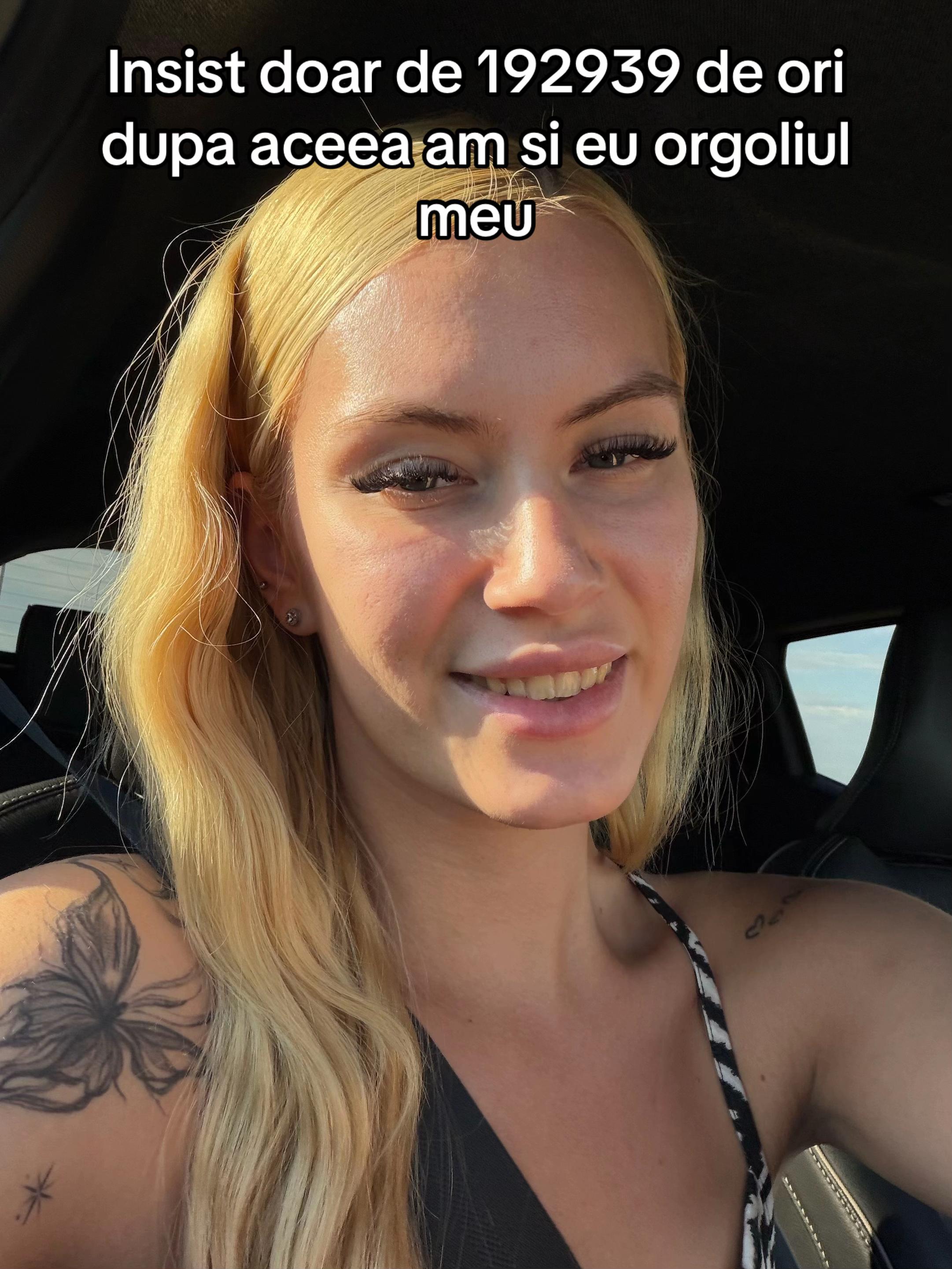 @AlexandraM12