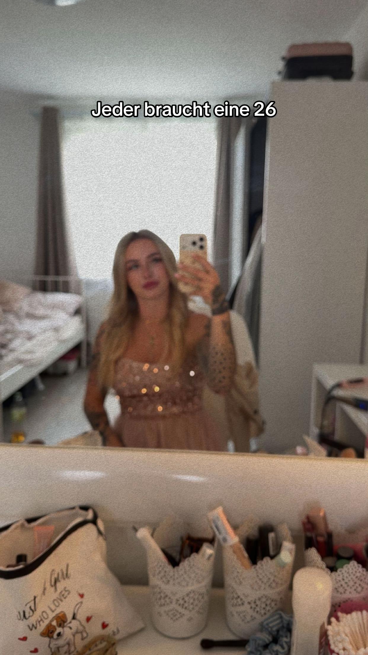 @𝑬𝒍𝒊𝒔𝒂 🖤