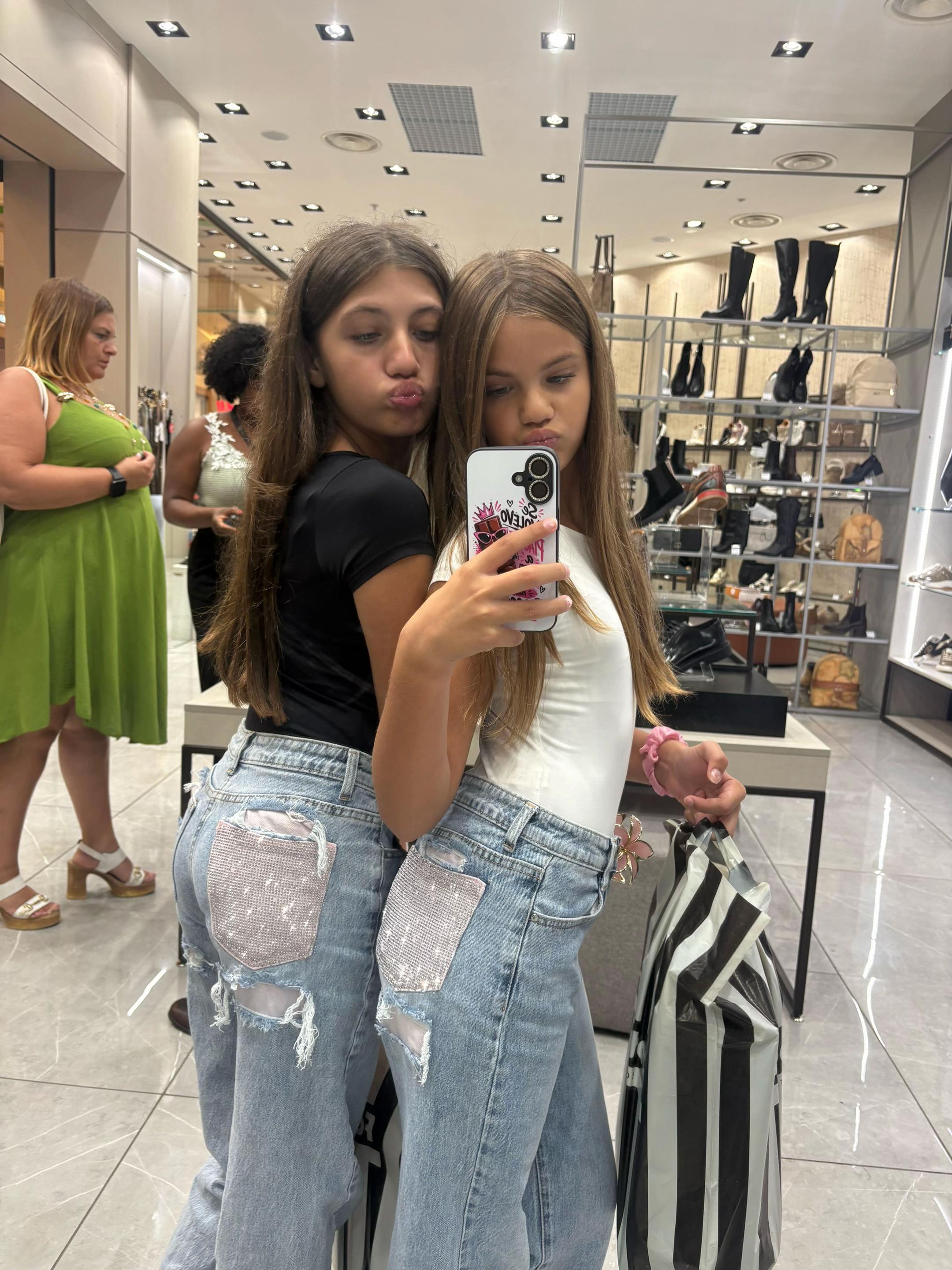 @Emy🎀🌸