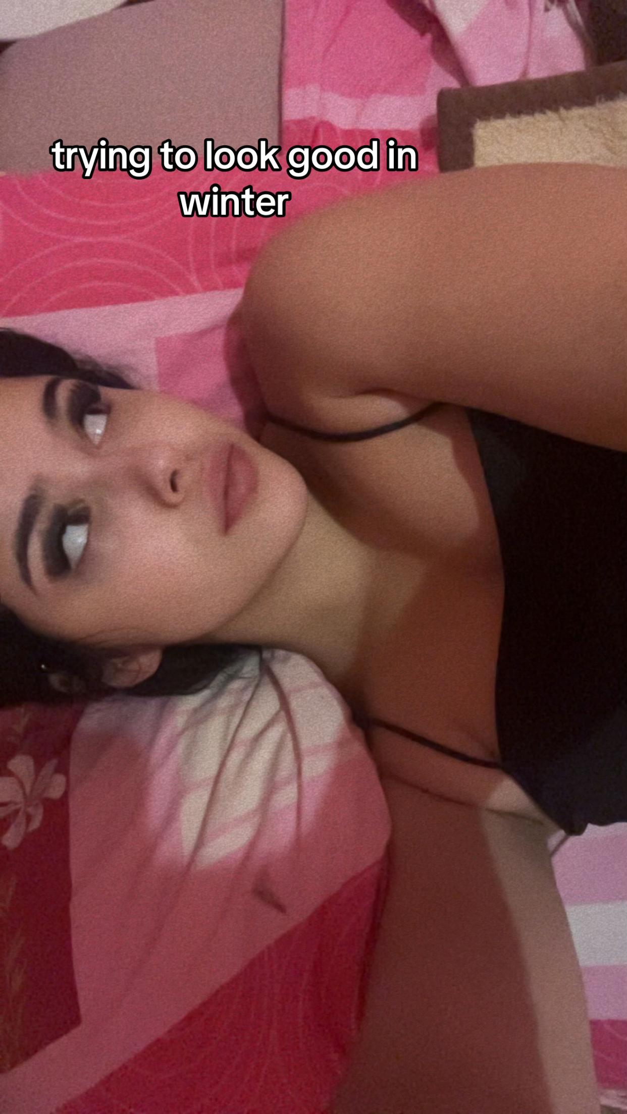 @neeveenica