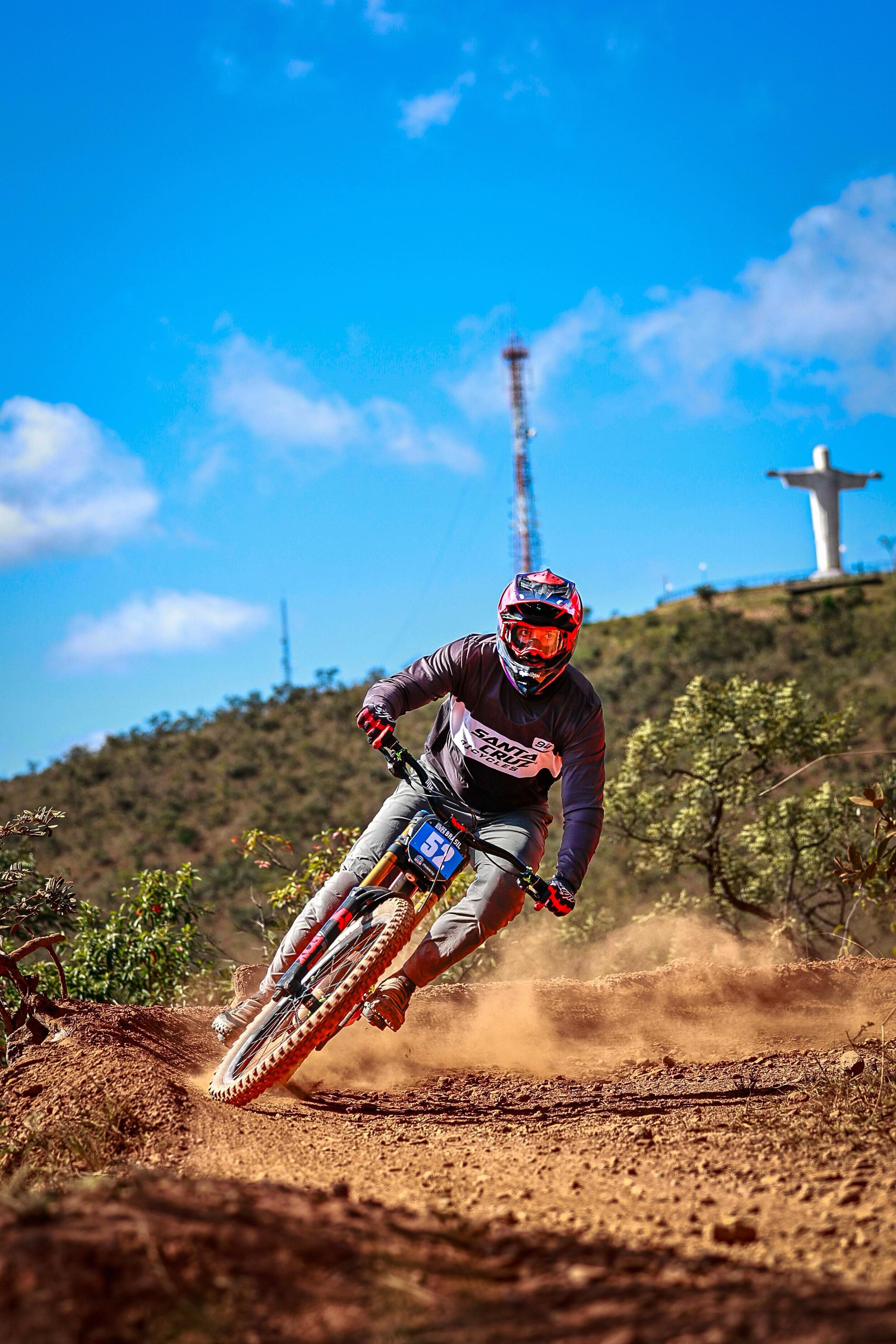 @Kevin Angelo / Downhill-Enduro