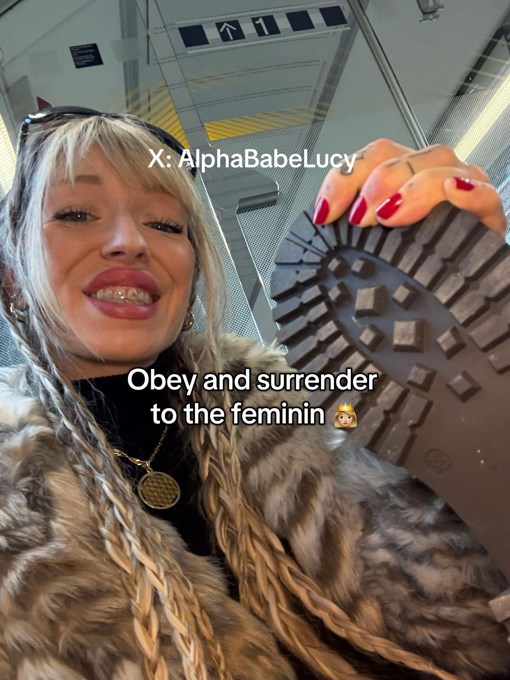 @AlphaBabeLucy