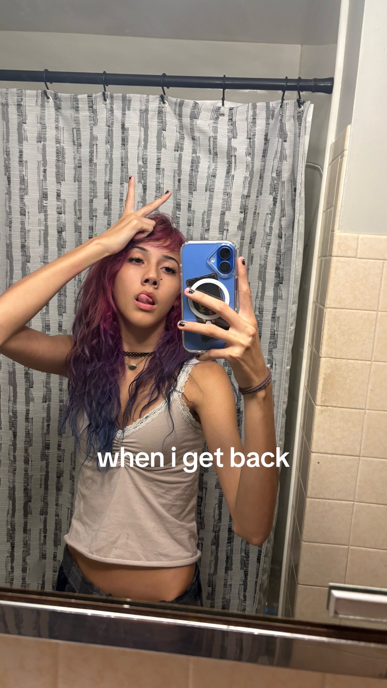 @🧟&zwj;♀️