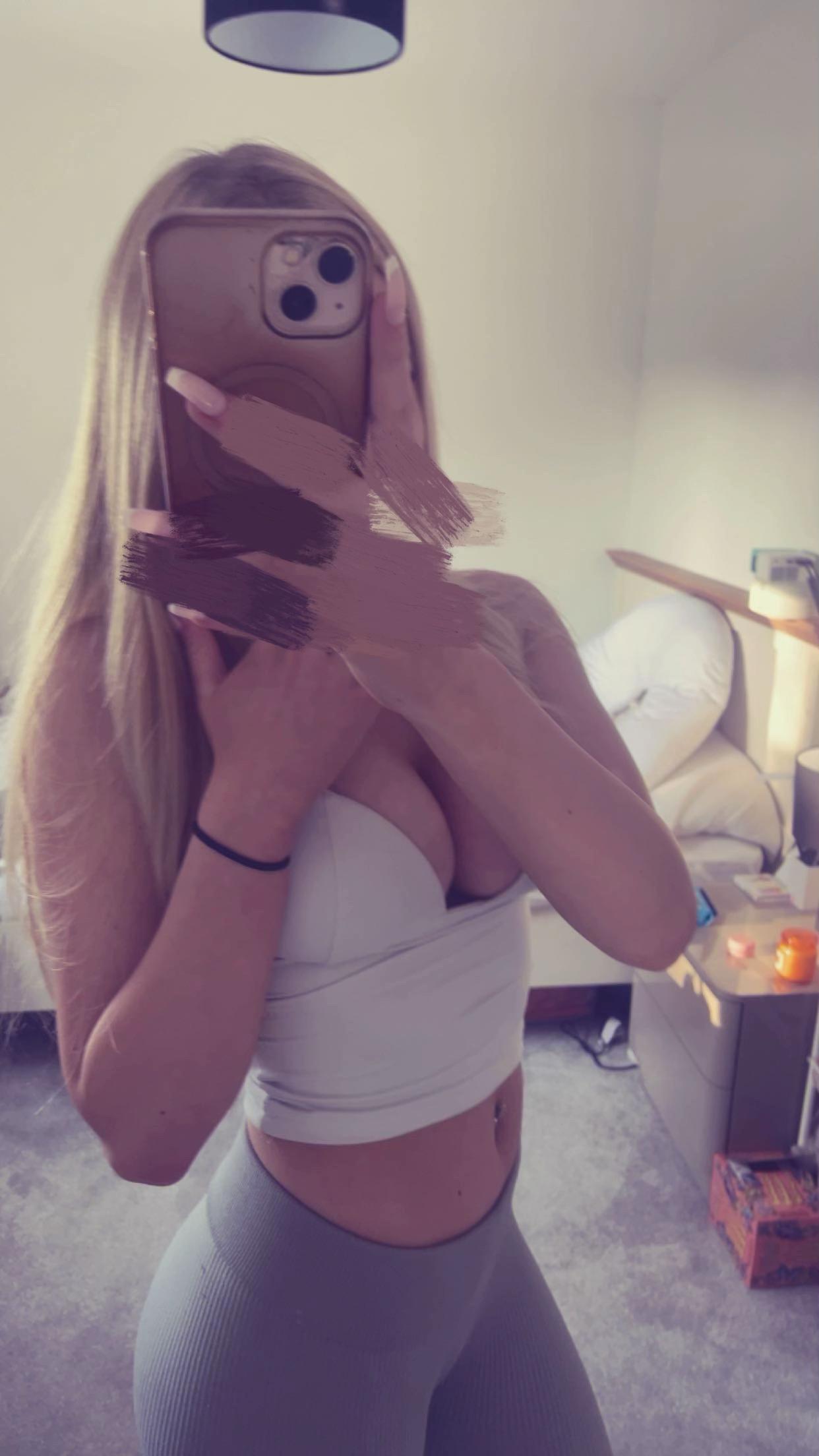 @𝐤𝐞𝐞𝐯𝐚 𝐫𝐨𝐬𝐞🎠⚜️