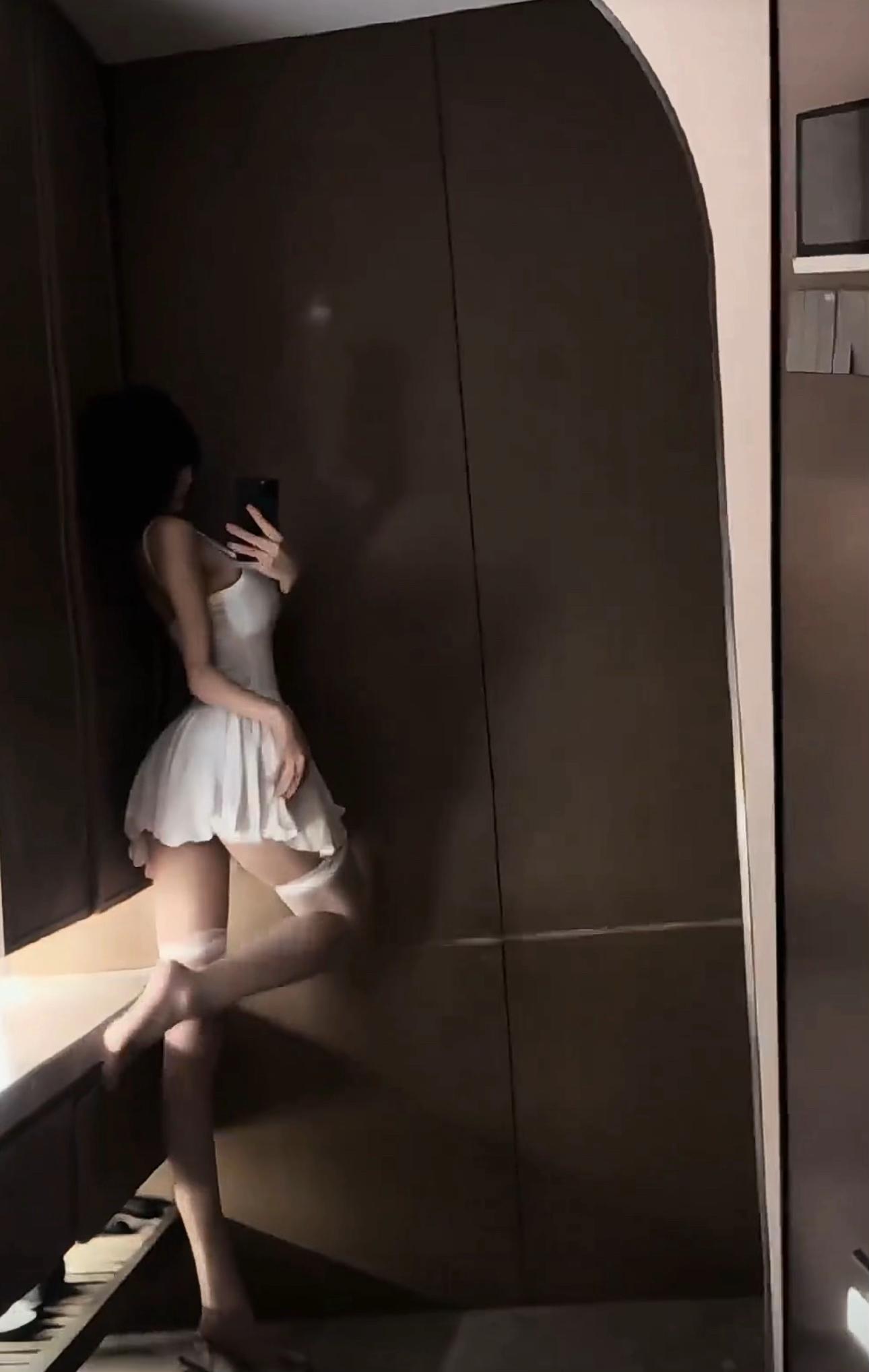 @Liling๐ป๐ณ๐น๐ผ๐ฐ๐ญ๐จ๐ณ