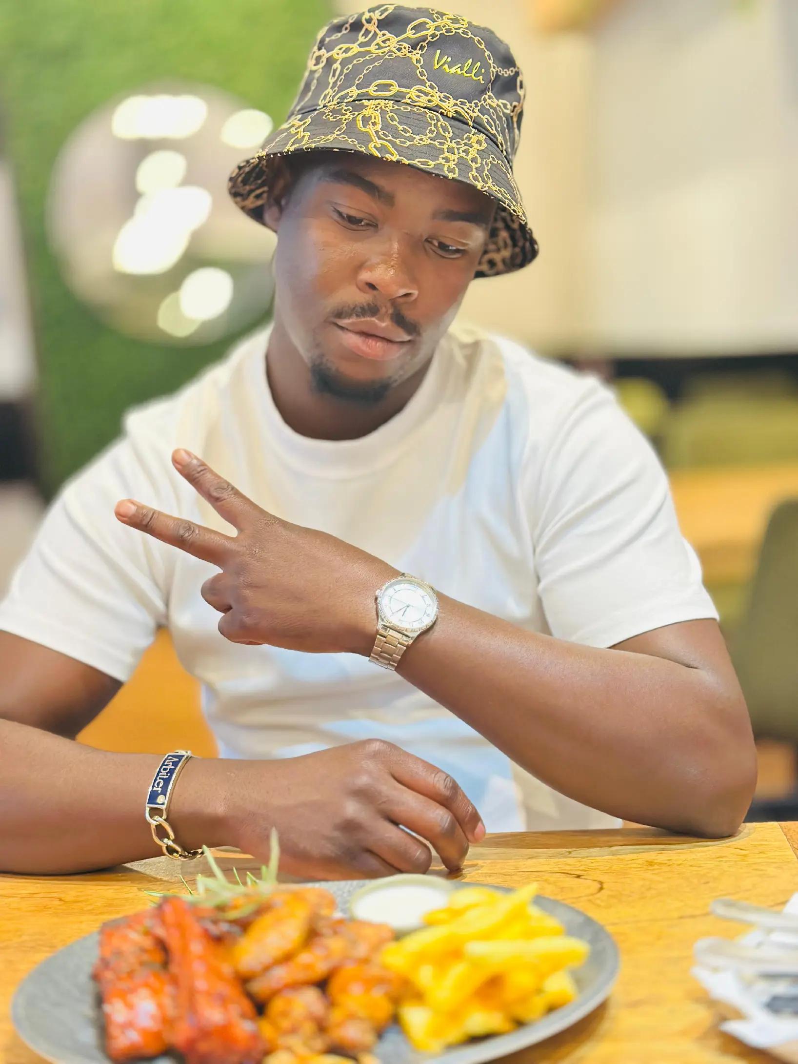 @ndumisomaxndiyaza