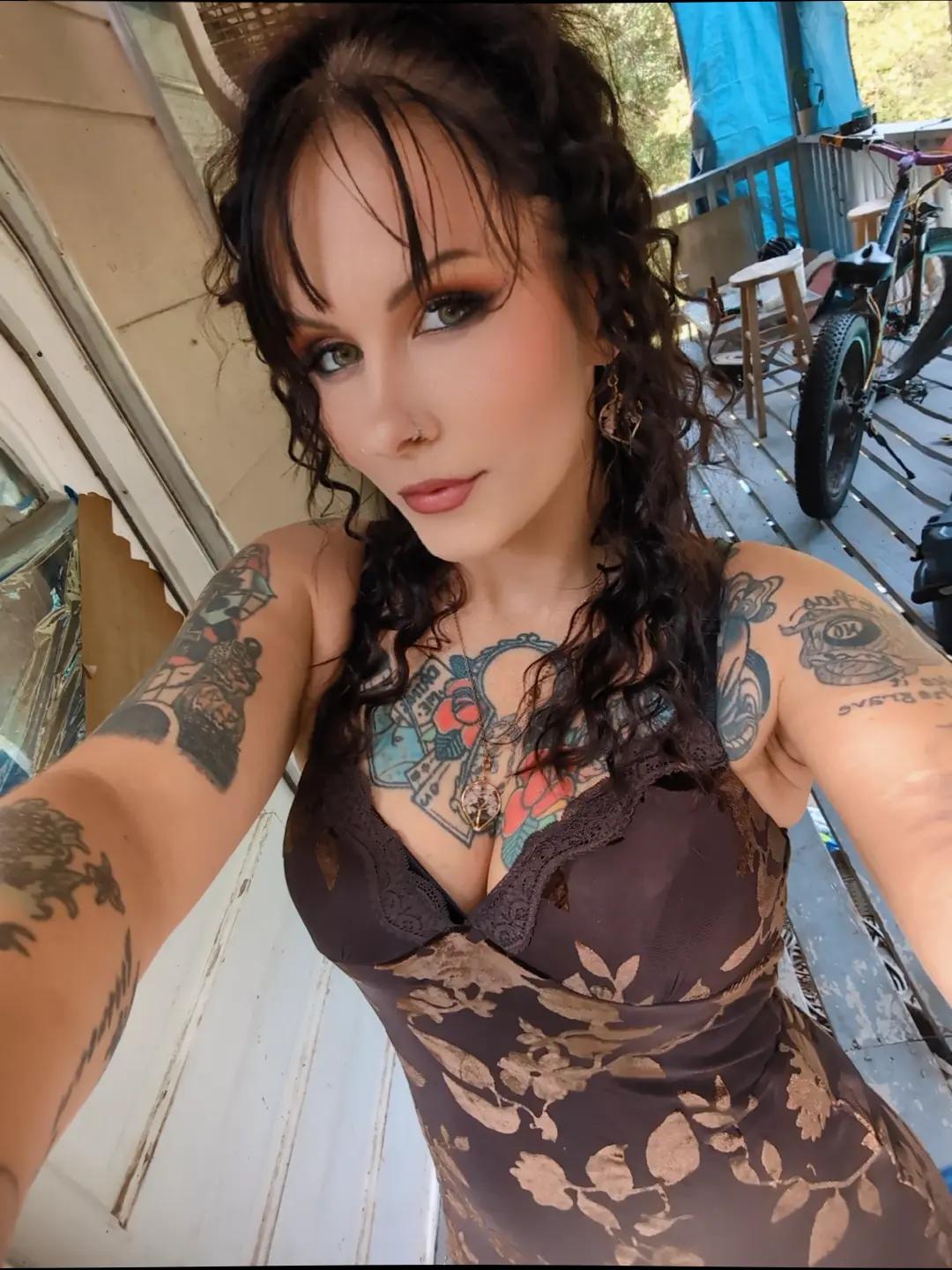 @HazelTatGemini🤘