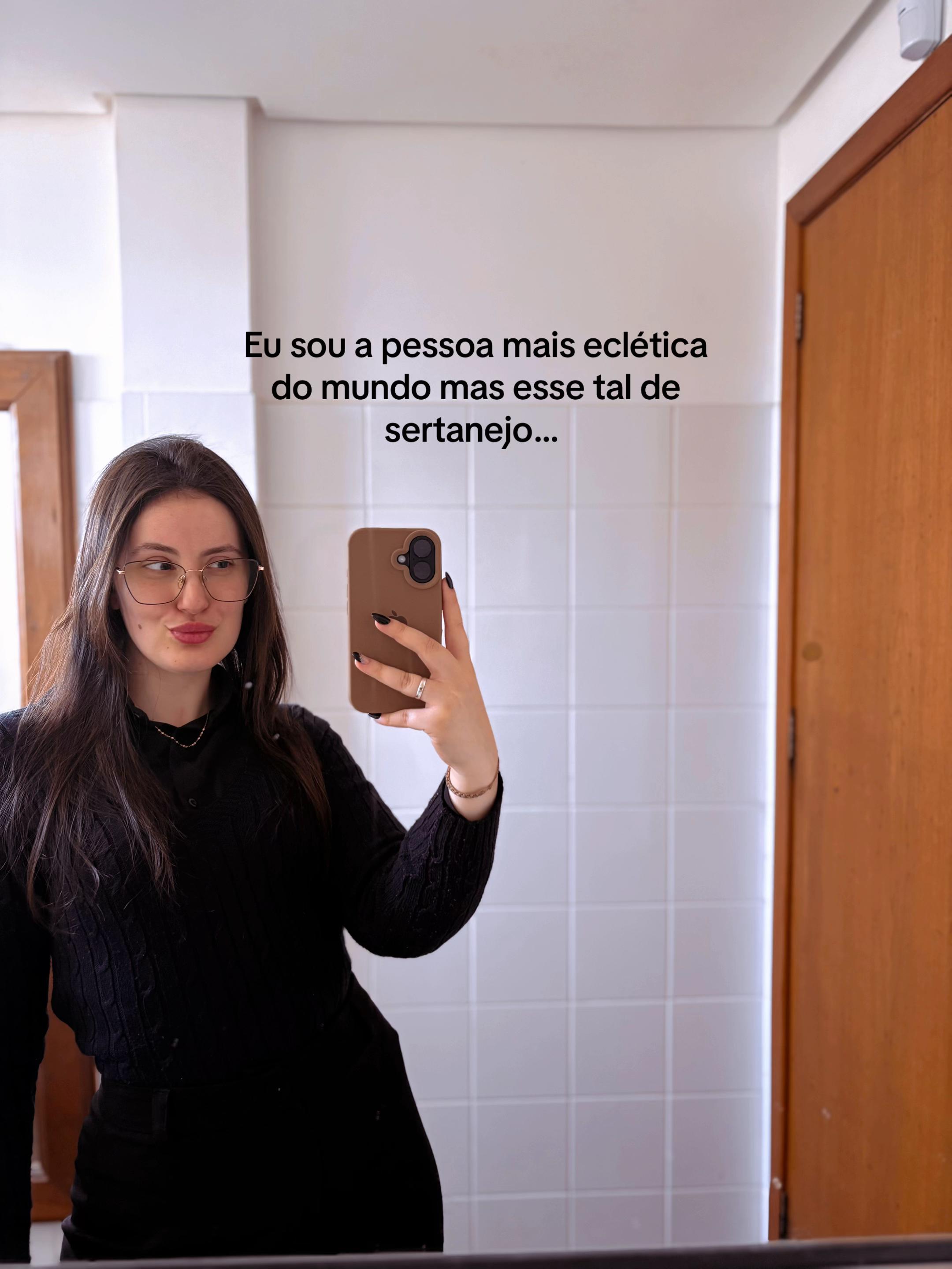 @Cristina Wolf 🦋