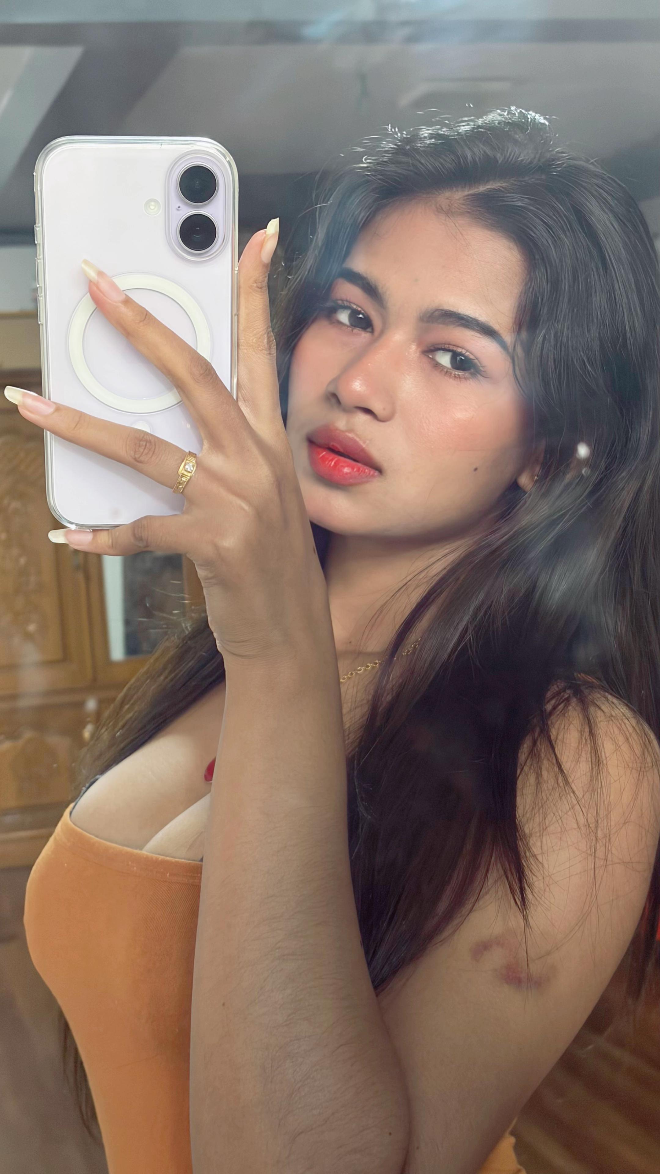 @Ayesein