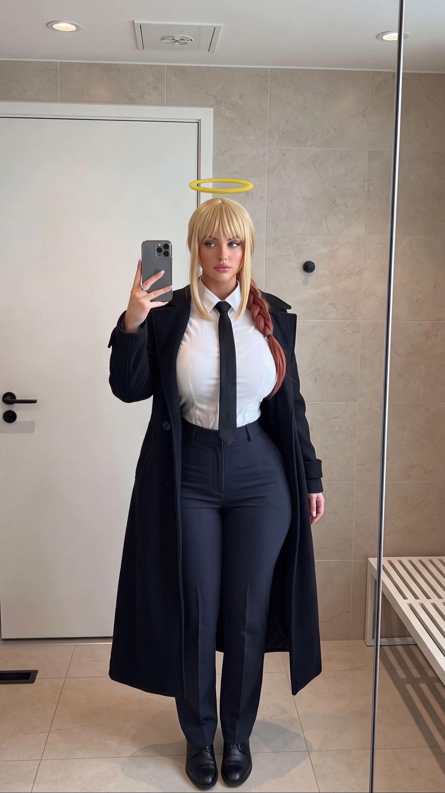 @AmberBullockCosplays