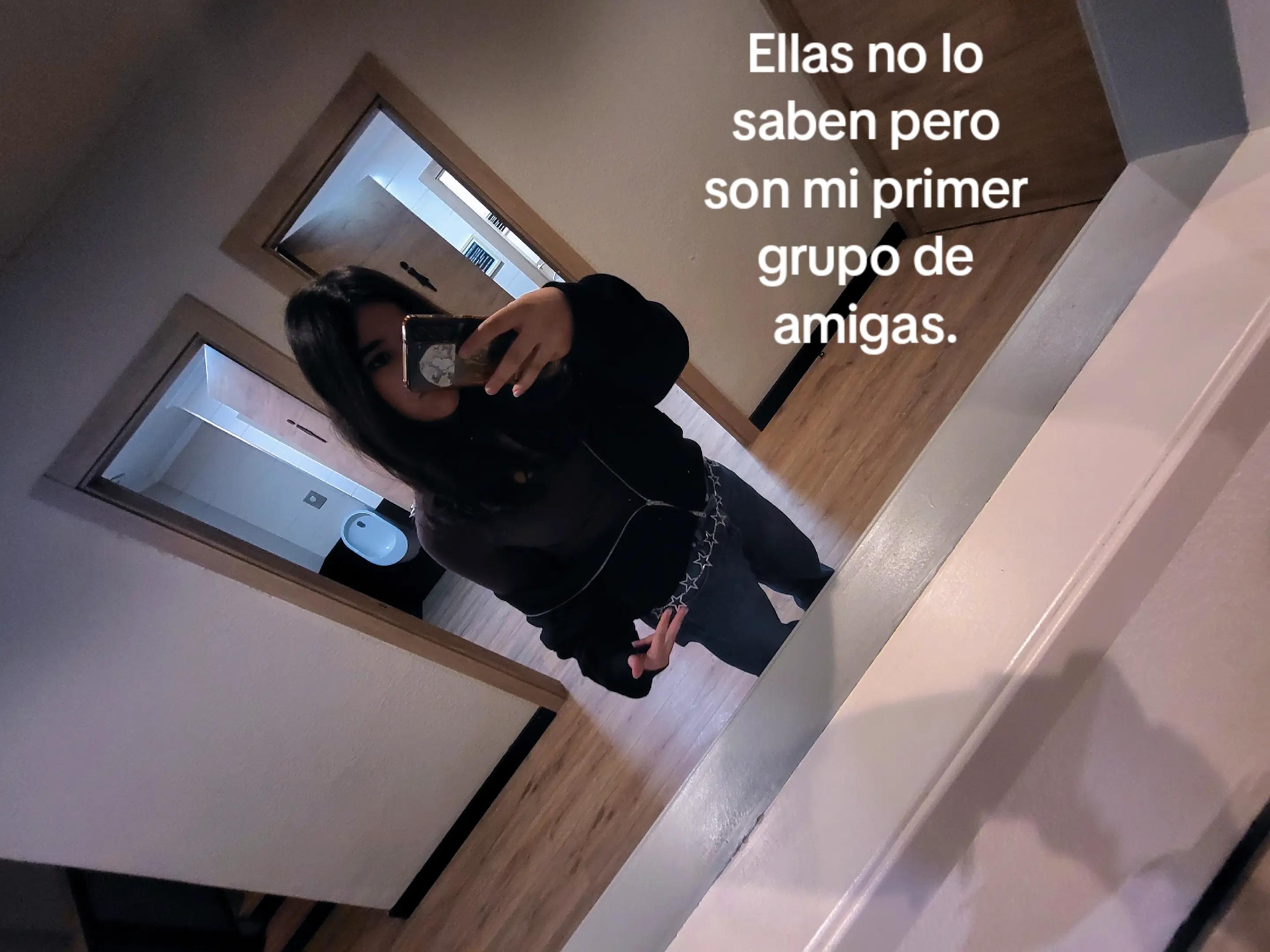 @Valeeerriiiaa 🌸🍀/🦈💥