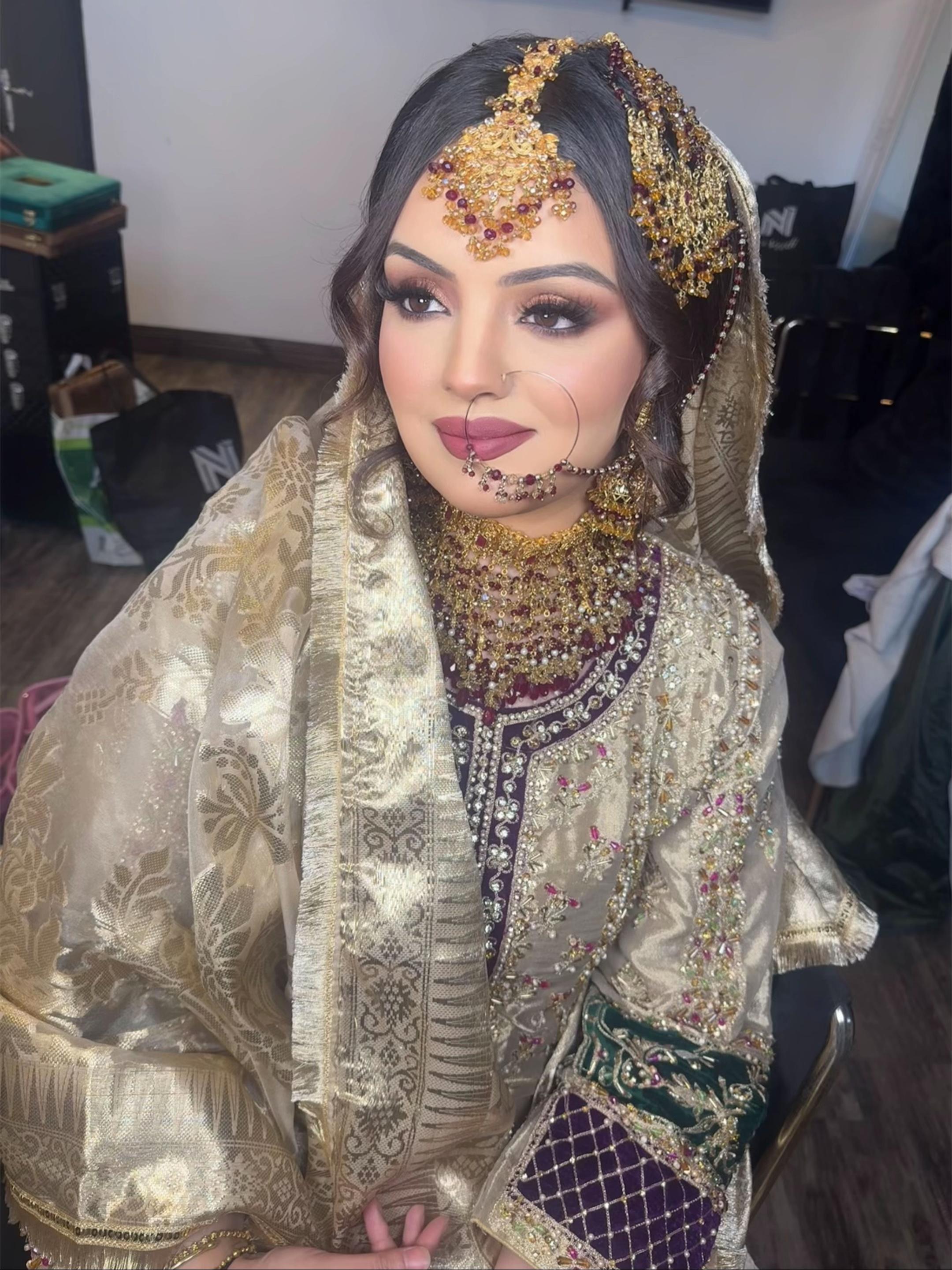 @aishaiqbalmua