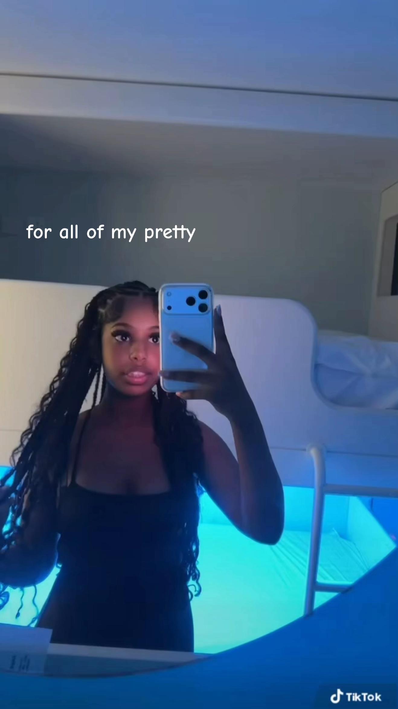 @⃟