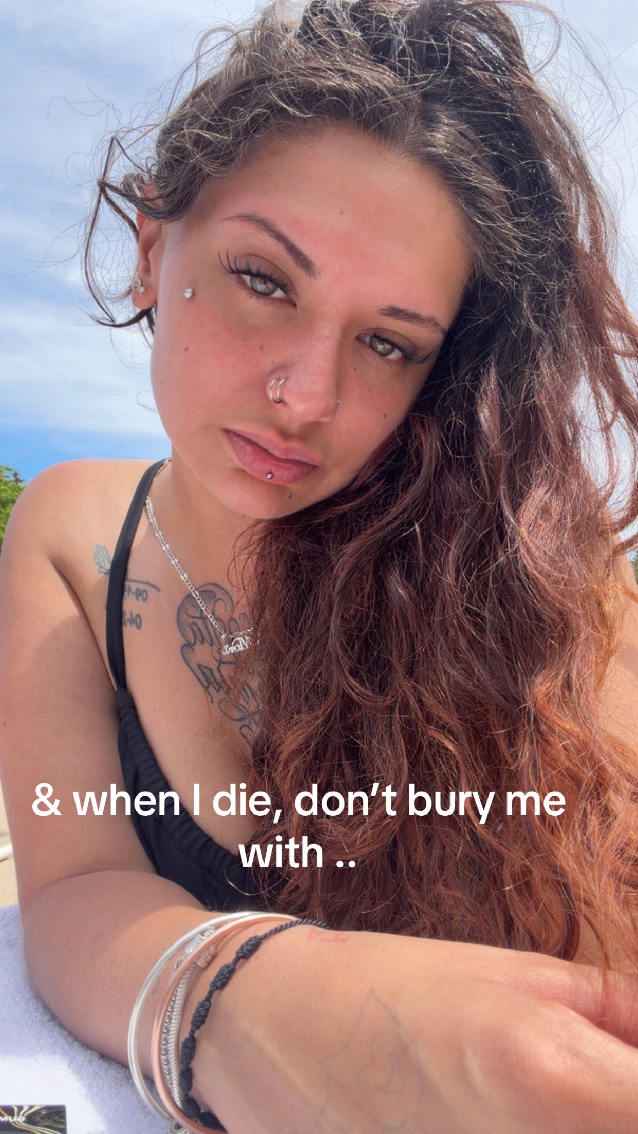 @Moni🪐🥀