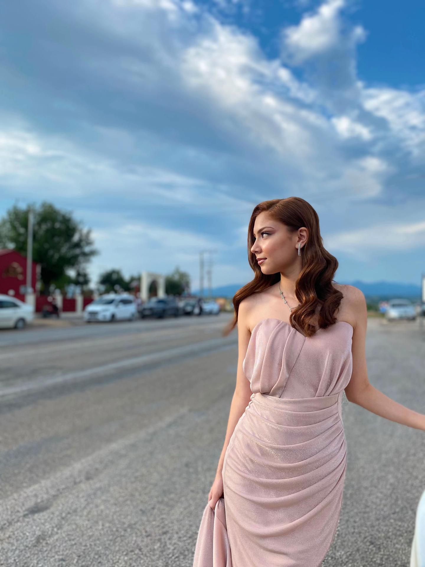 @HİRA🌸
