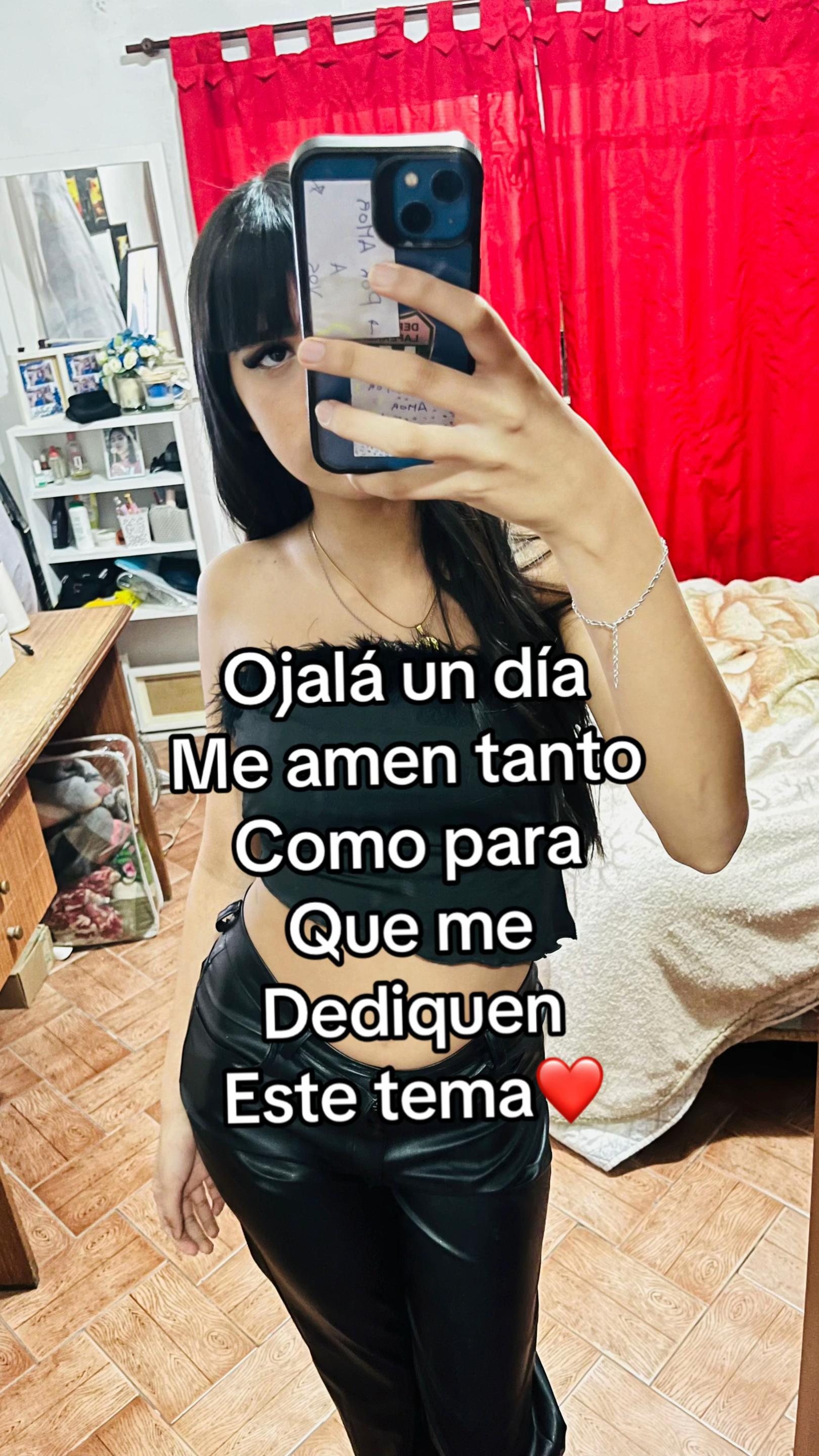 @julyy.lopez__