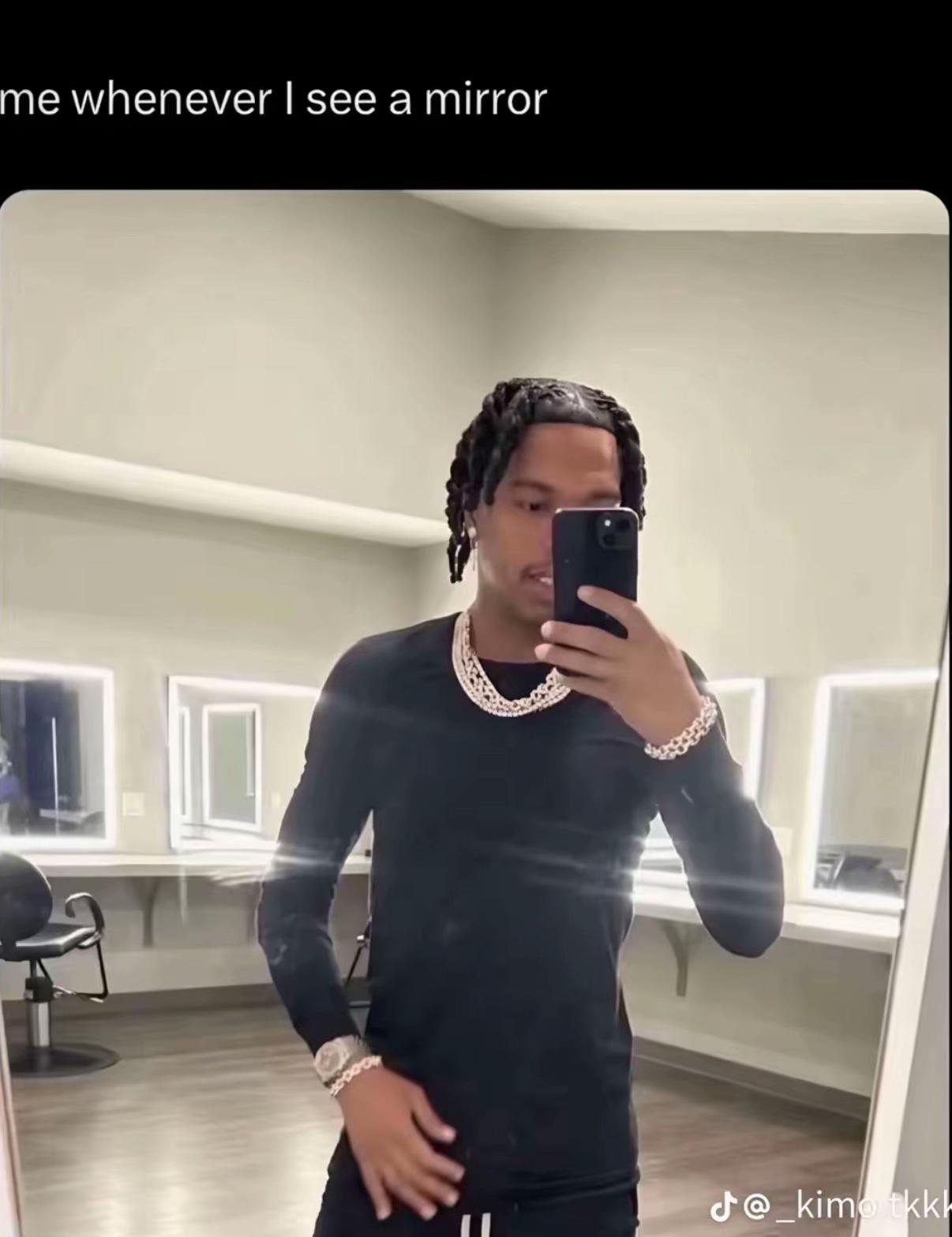 @Dee🩵.