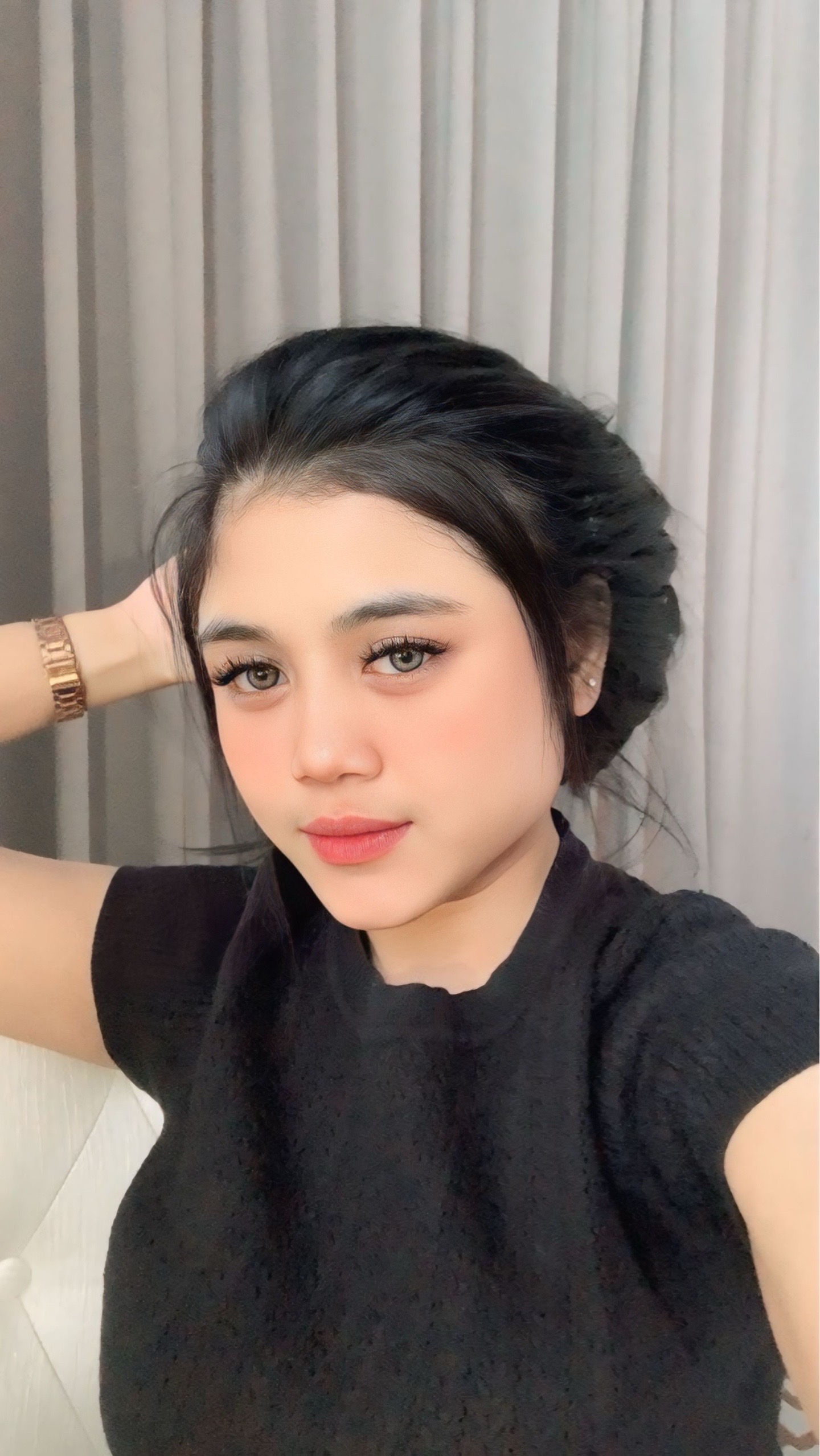 @MissDellaaaa