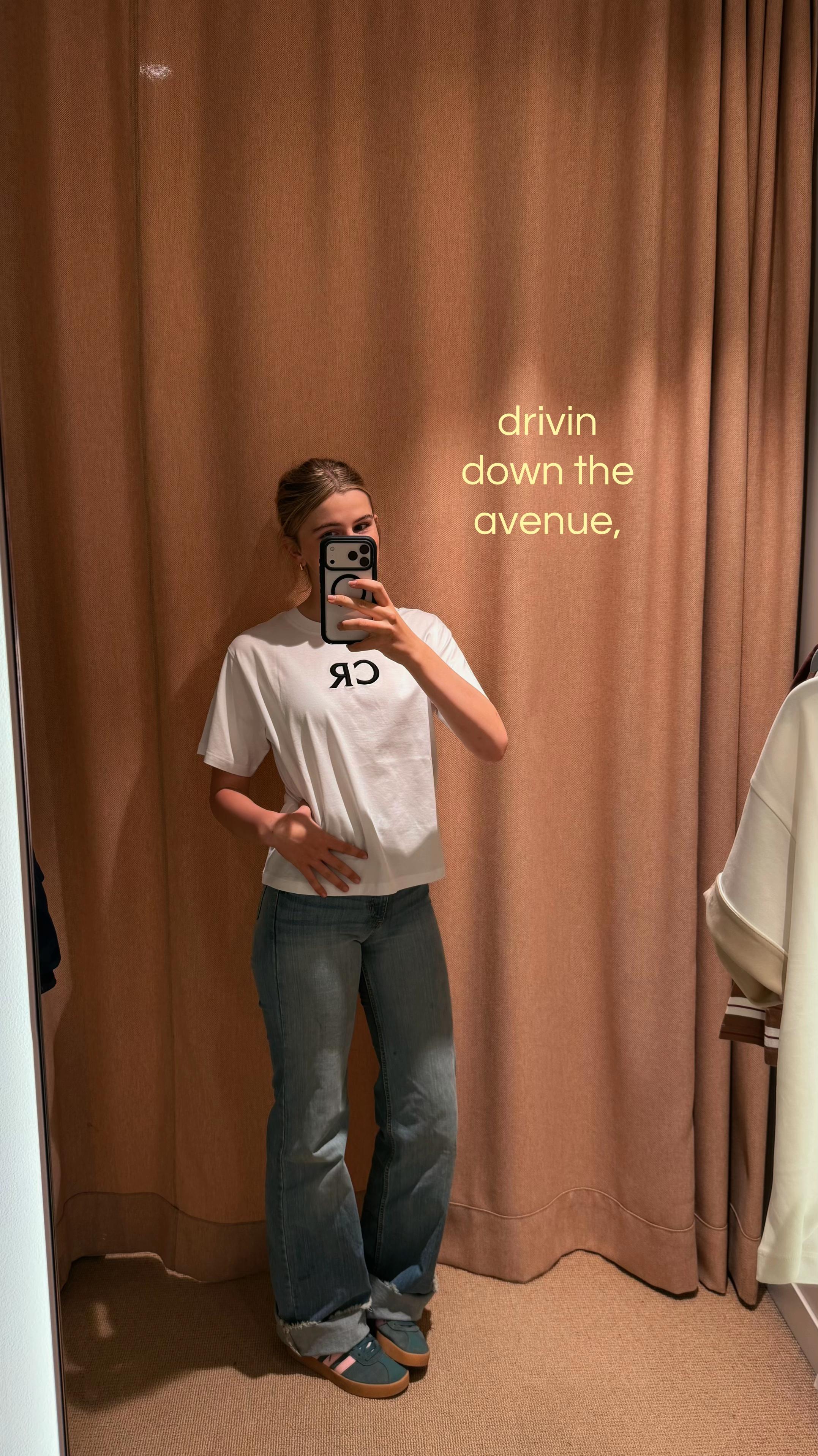 @𝐋𝐢𝐥𝐲 𝐋𝐨𝐰𝐢𝐬