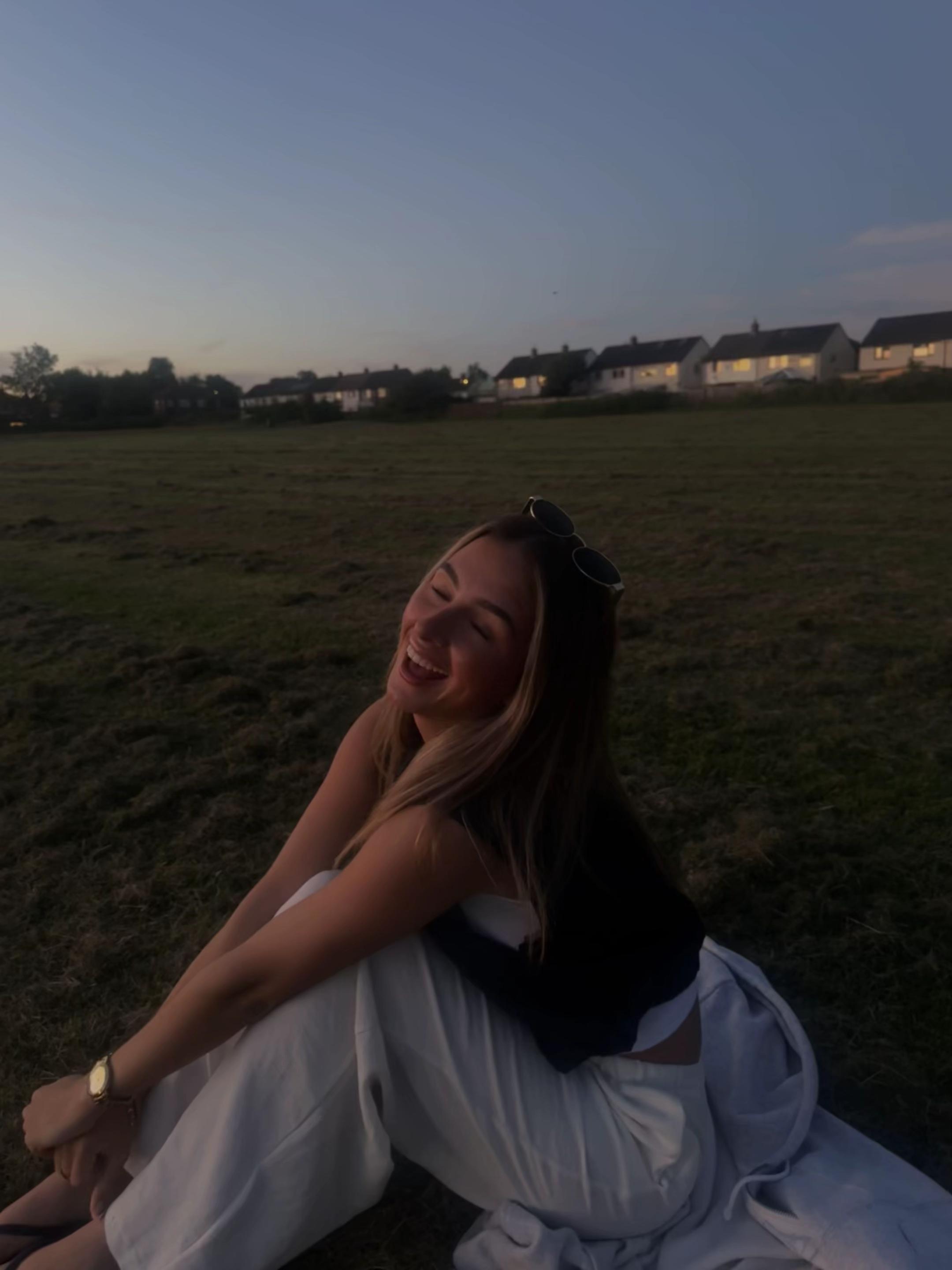 @Le☁️