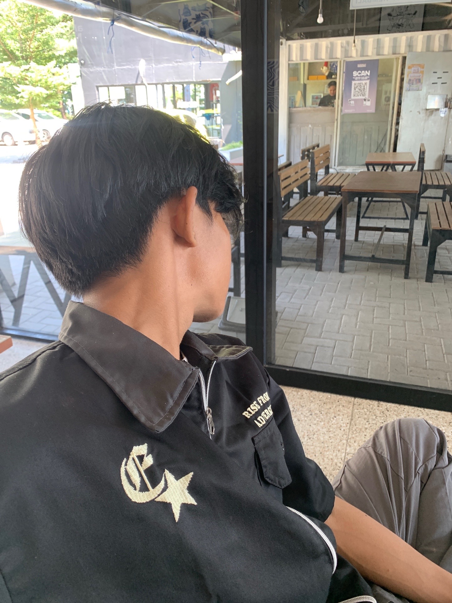 @dhinoo. _