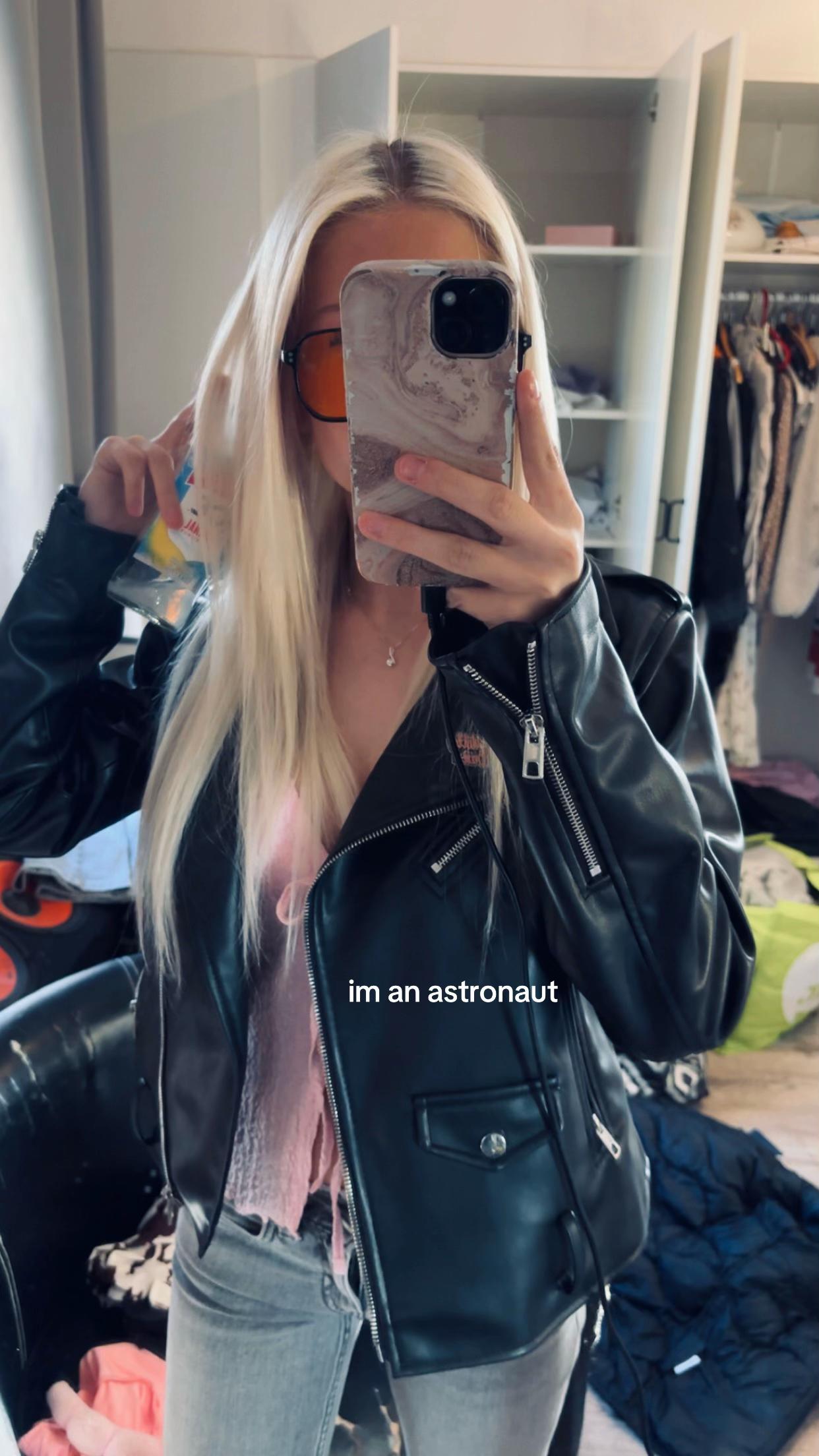 @Maja๐