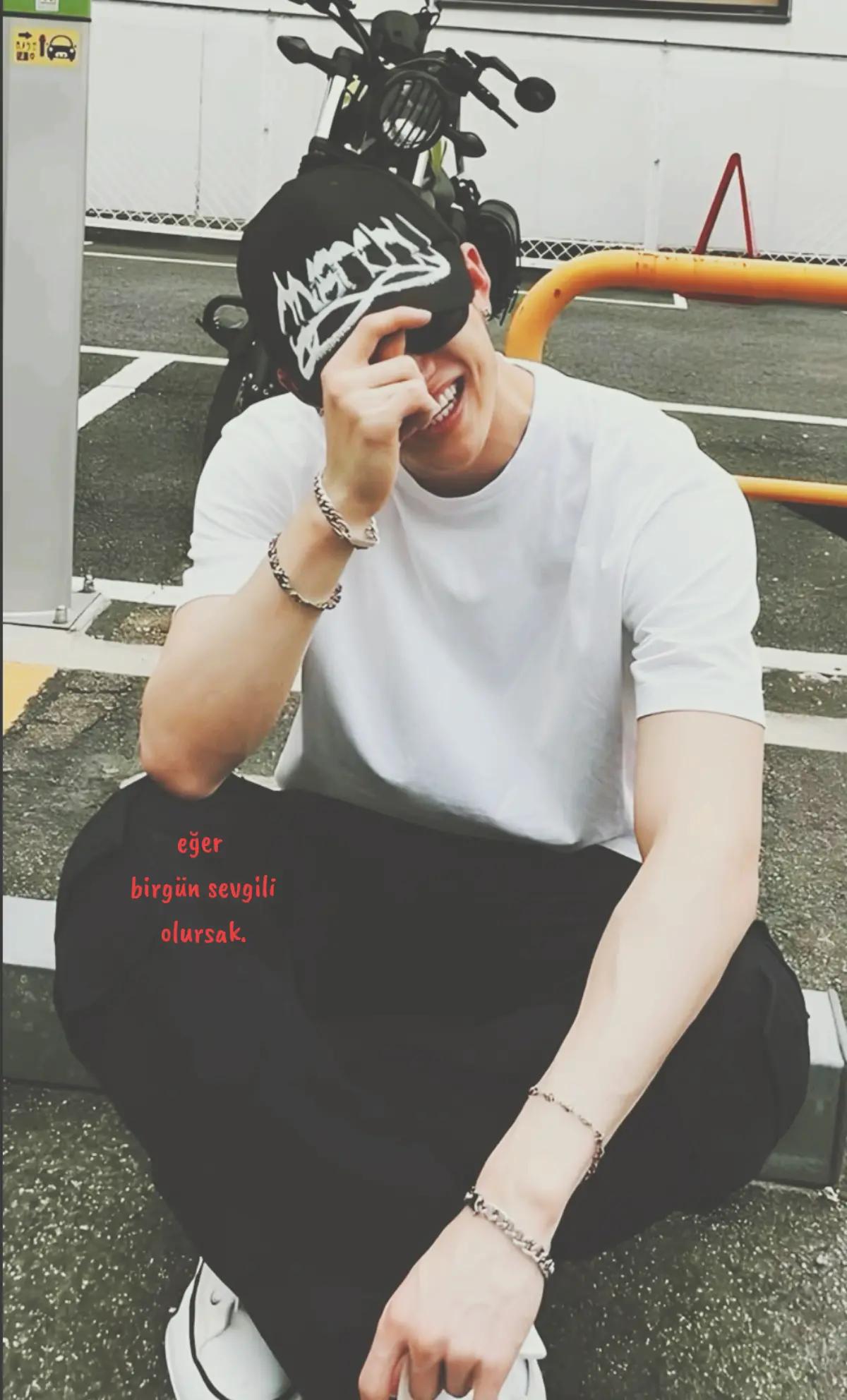 @⋆˚𝜗✨°bangchanlixx°✨ 𝜚˚⋆