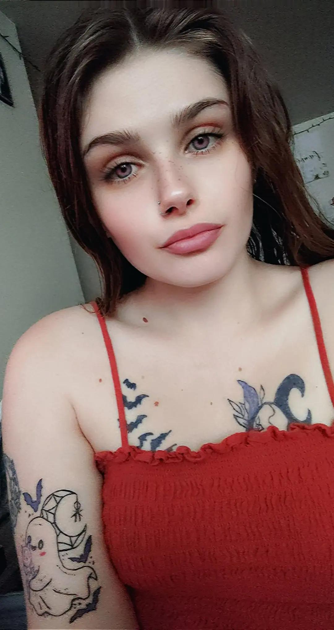 @Tay💜🖤