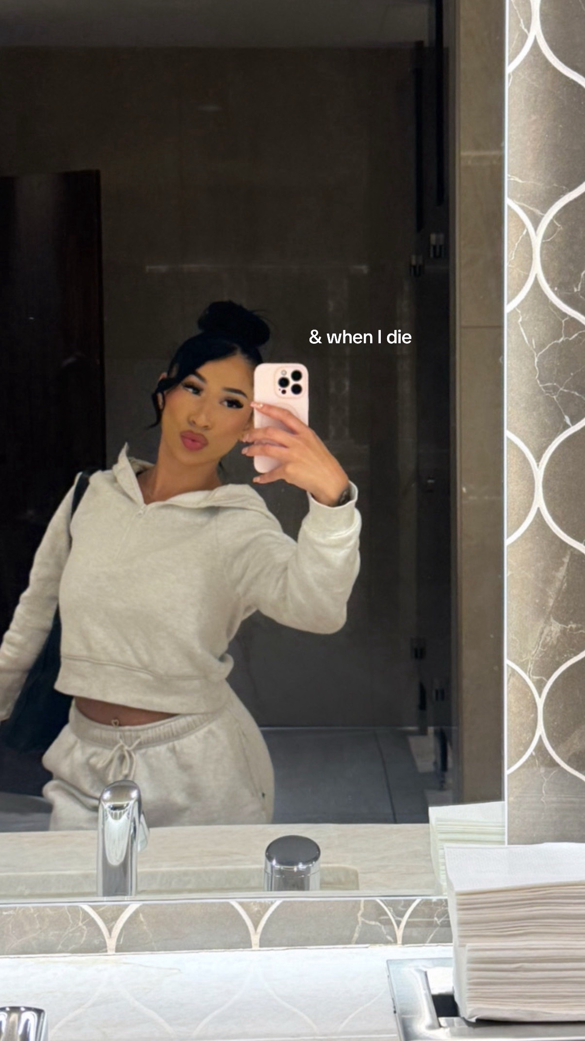 @liyahhenessey