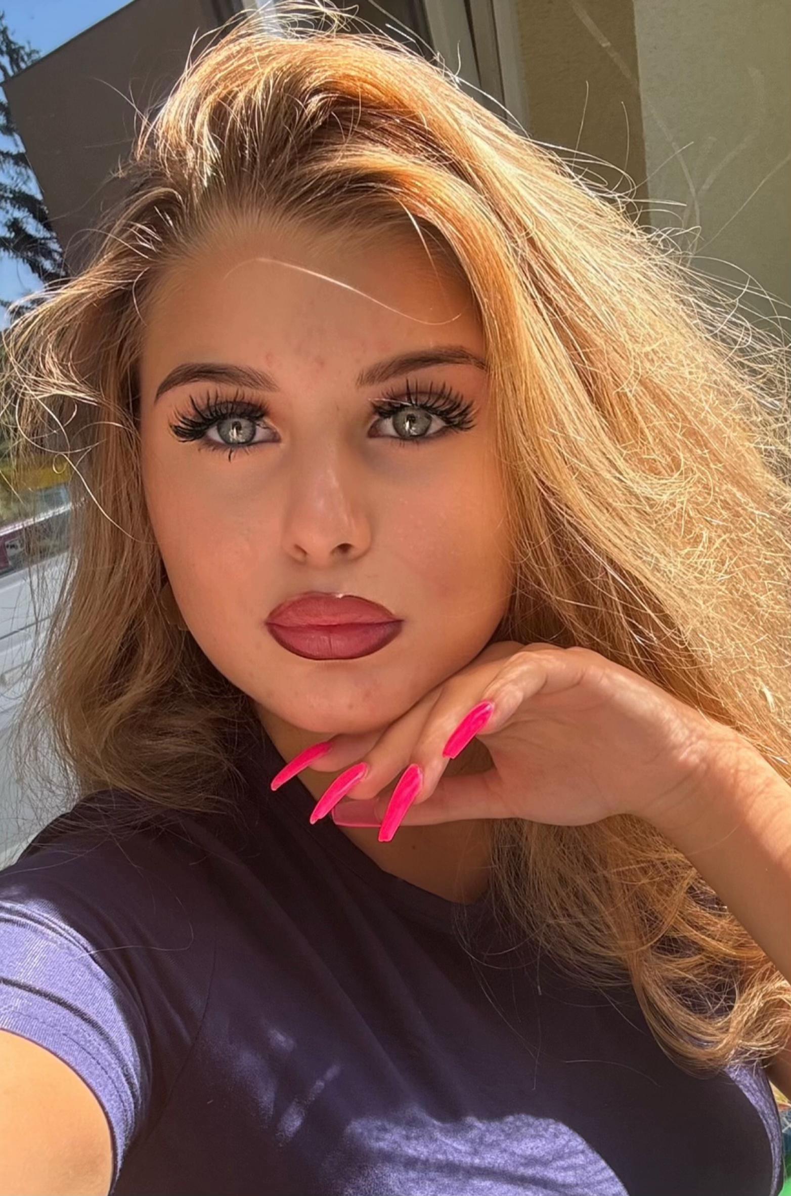 @𝒩𝒶𝓉𝒶́𝓁𝓁𝒾𝒶𝒽