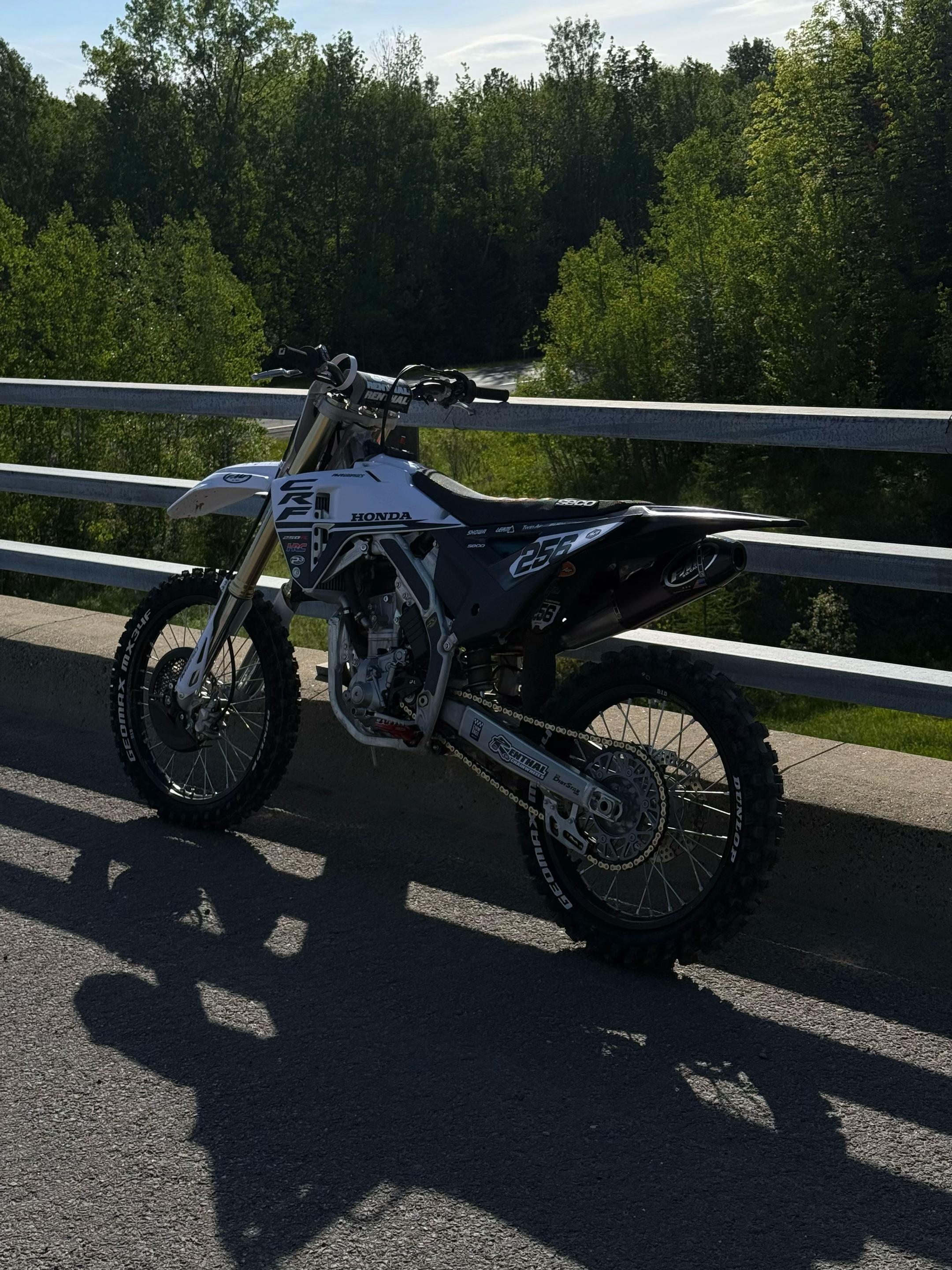 @emile_250r👑