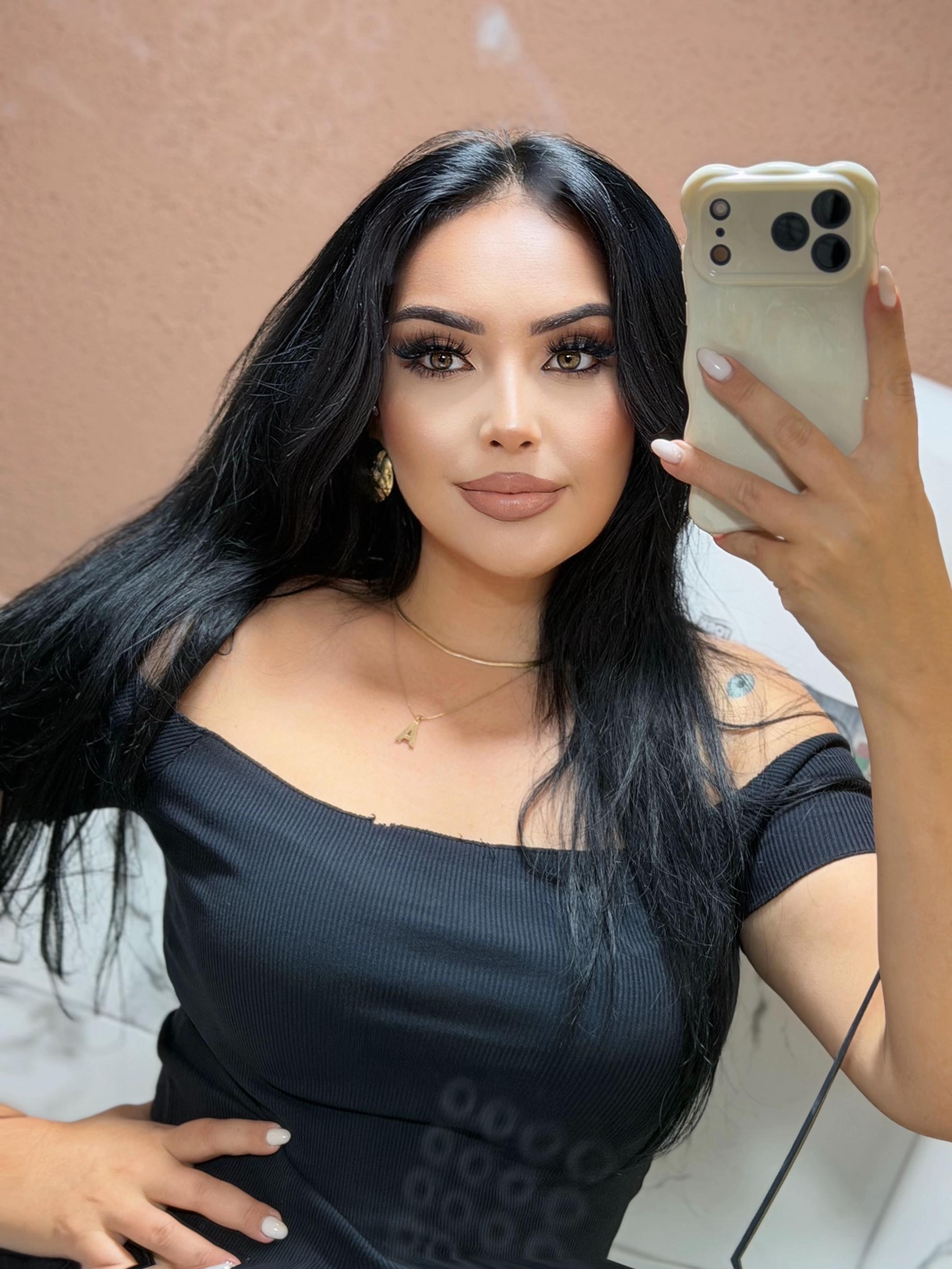 @AAY🖤👸🏻