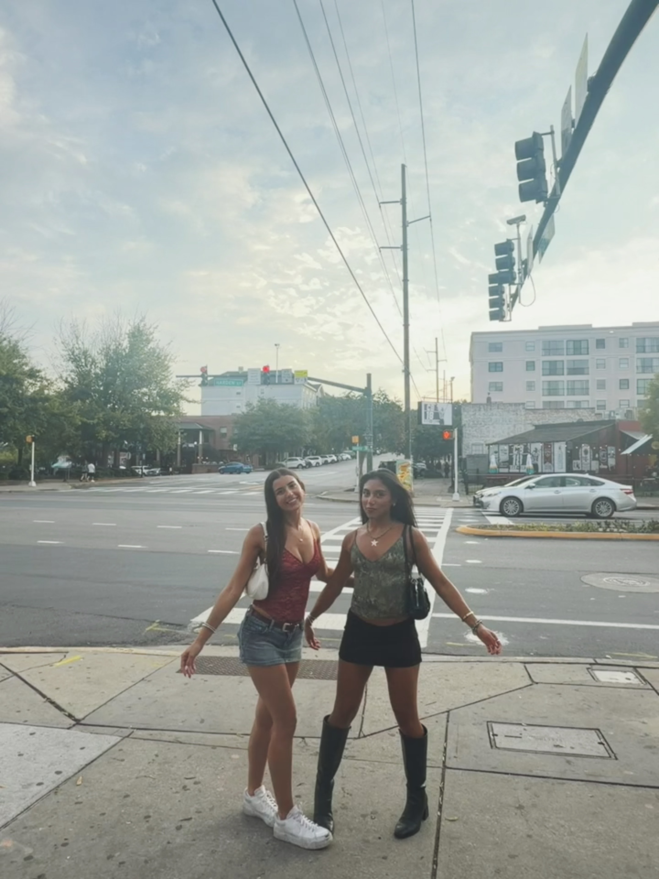@bellaxalfaro