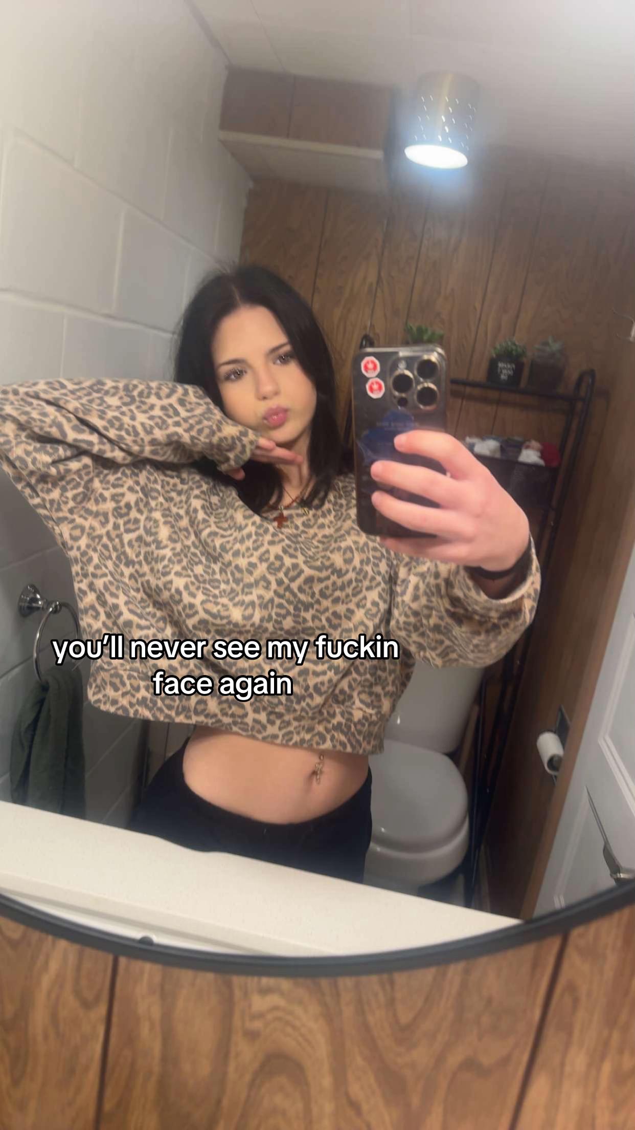 @leftcheekqueef