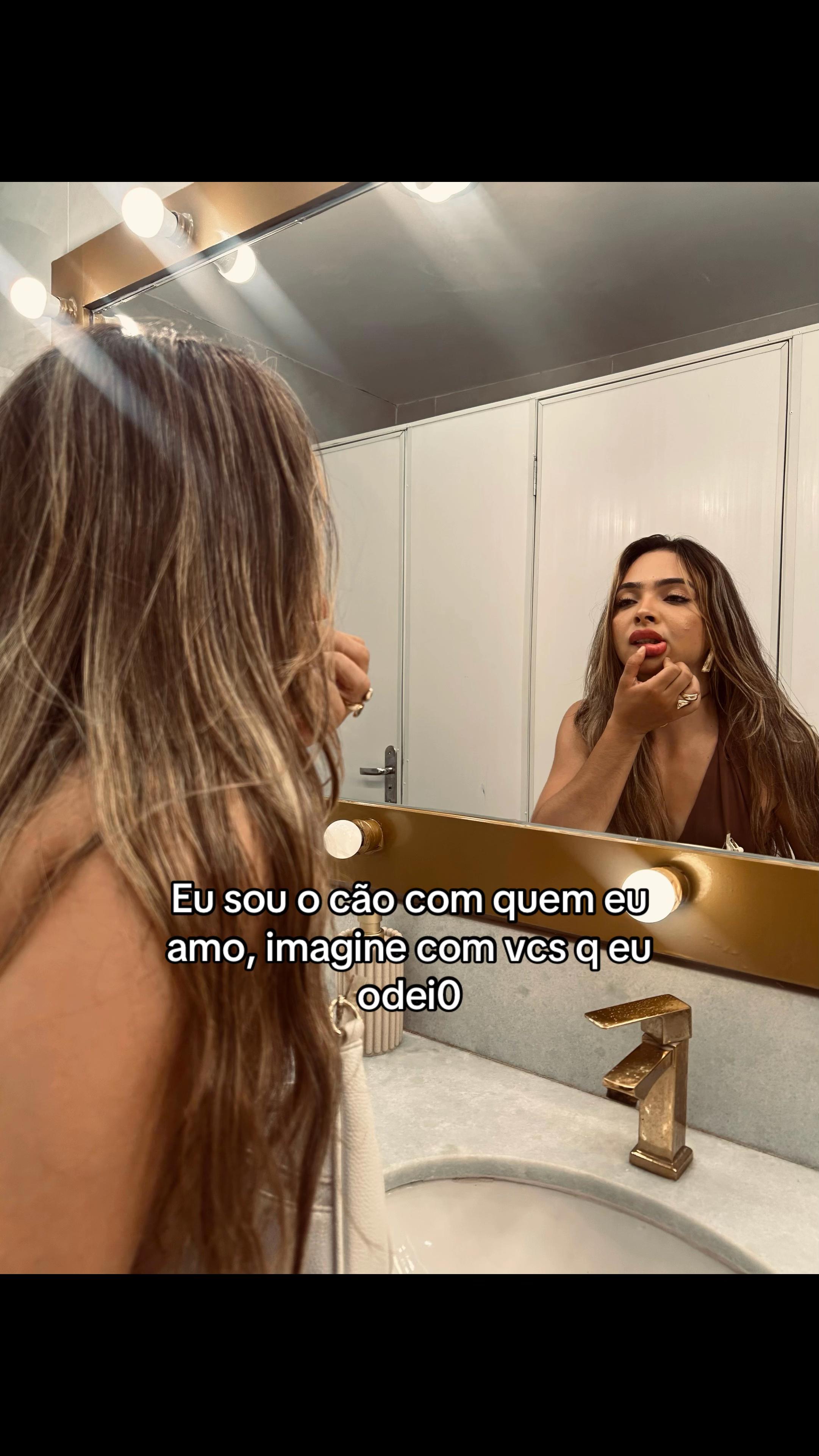 @valesca_nayane