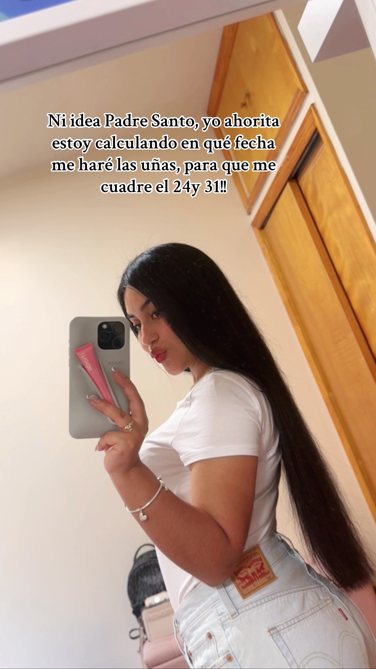 @AnnaM_