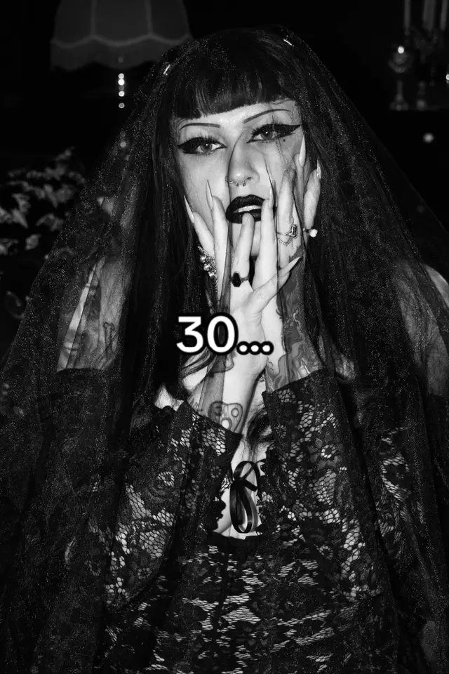 @Kel 🖤🕸️